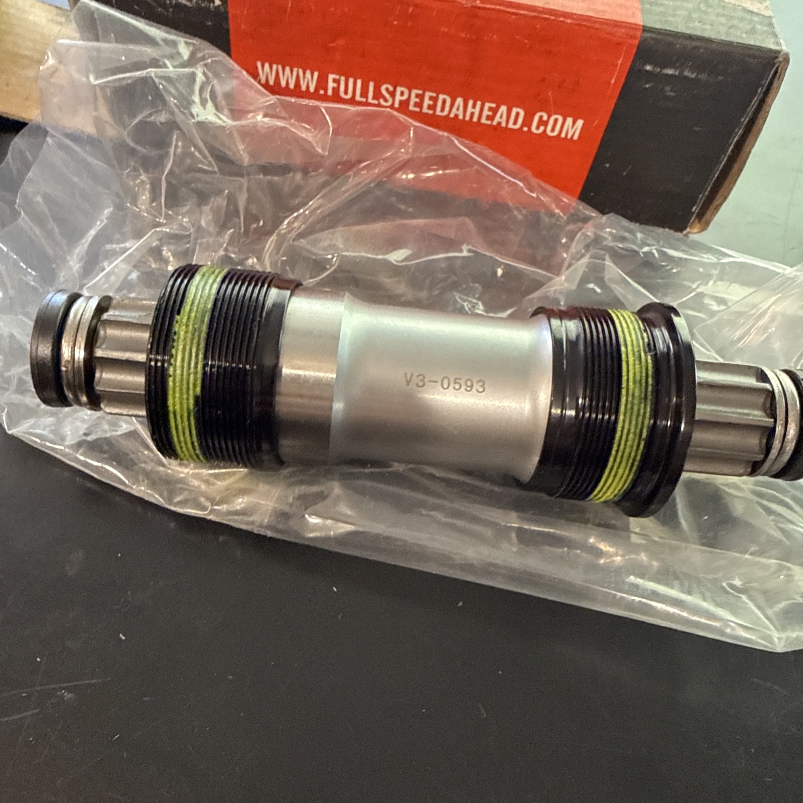 FSA Platinum ISIS Bottom Bracket 73x113mm | Sealed Cartridge Bearings, Forged