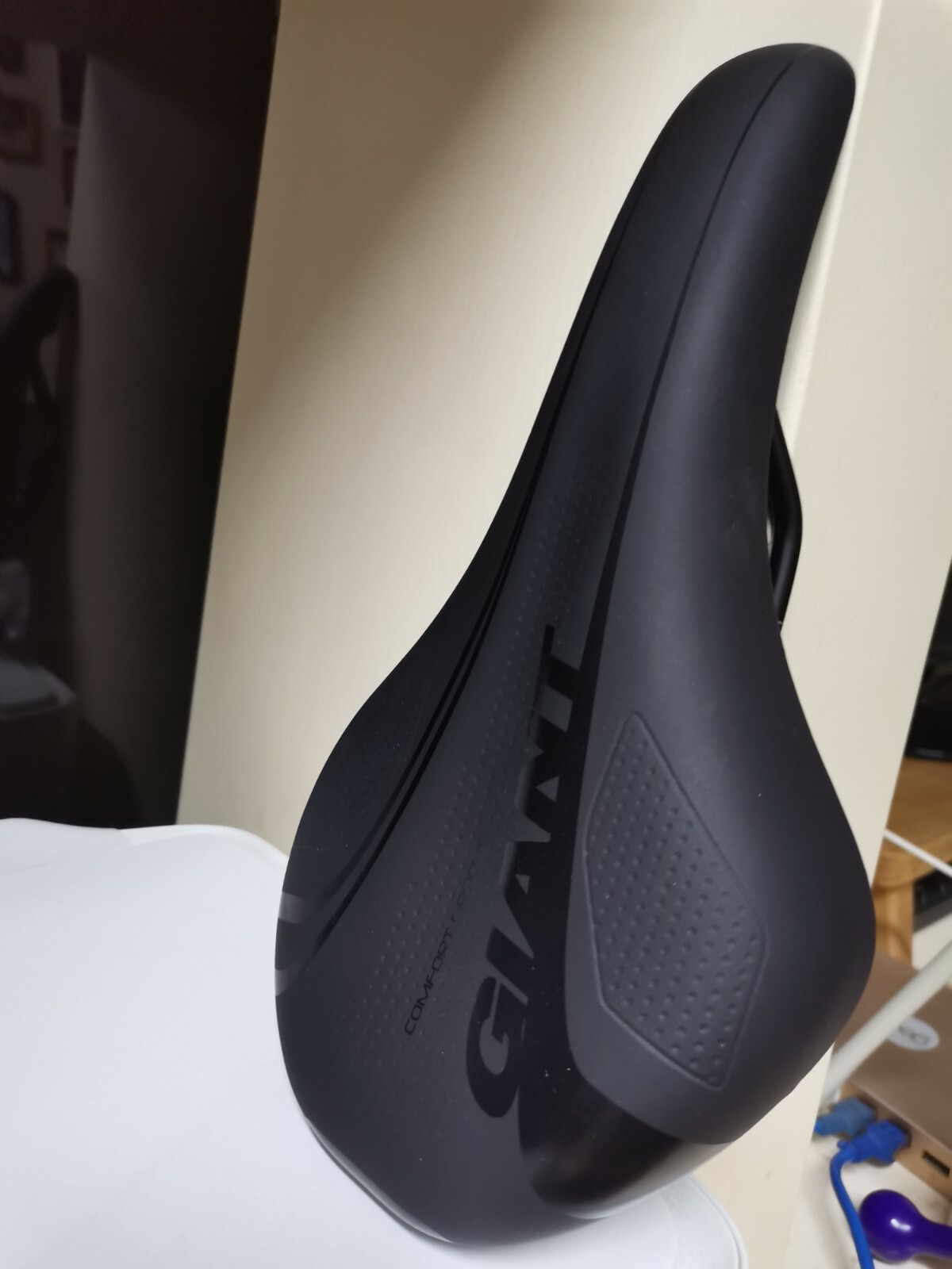 GIANT COMFORT GROOVE SADDLE SEAT MTB CITY TOURING BIKE BLACK BY SELLE ROYAL