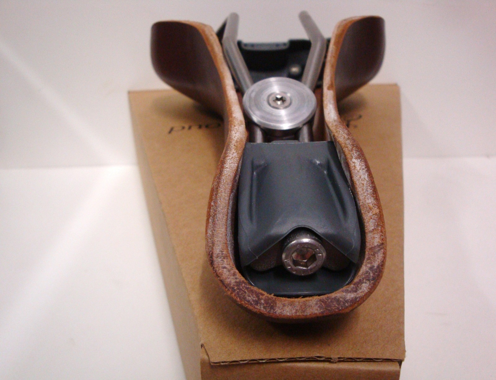 NEW GILLES BERTHOUD SADDLE SEAT ARAVIS BROWN MADE IN FRANCE IDEALE BROOKS