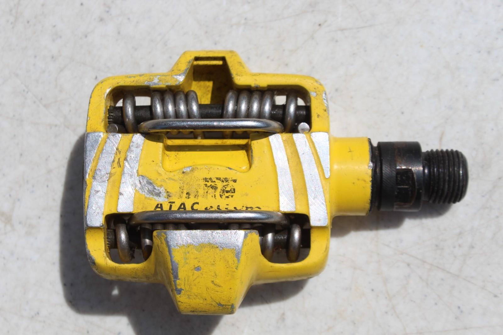 TIME ATAC Alium Clipless MTB Bike Pedals Yellow 9/16 Pair Trail W/ CLEATS SCREWS