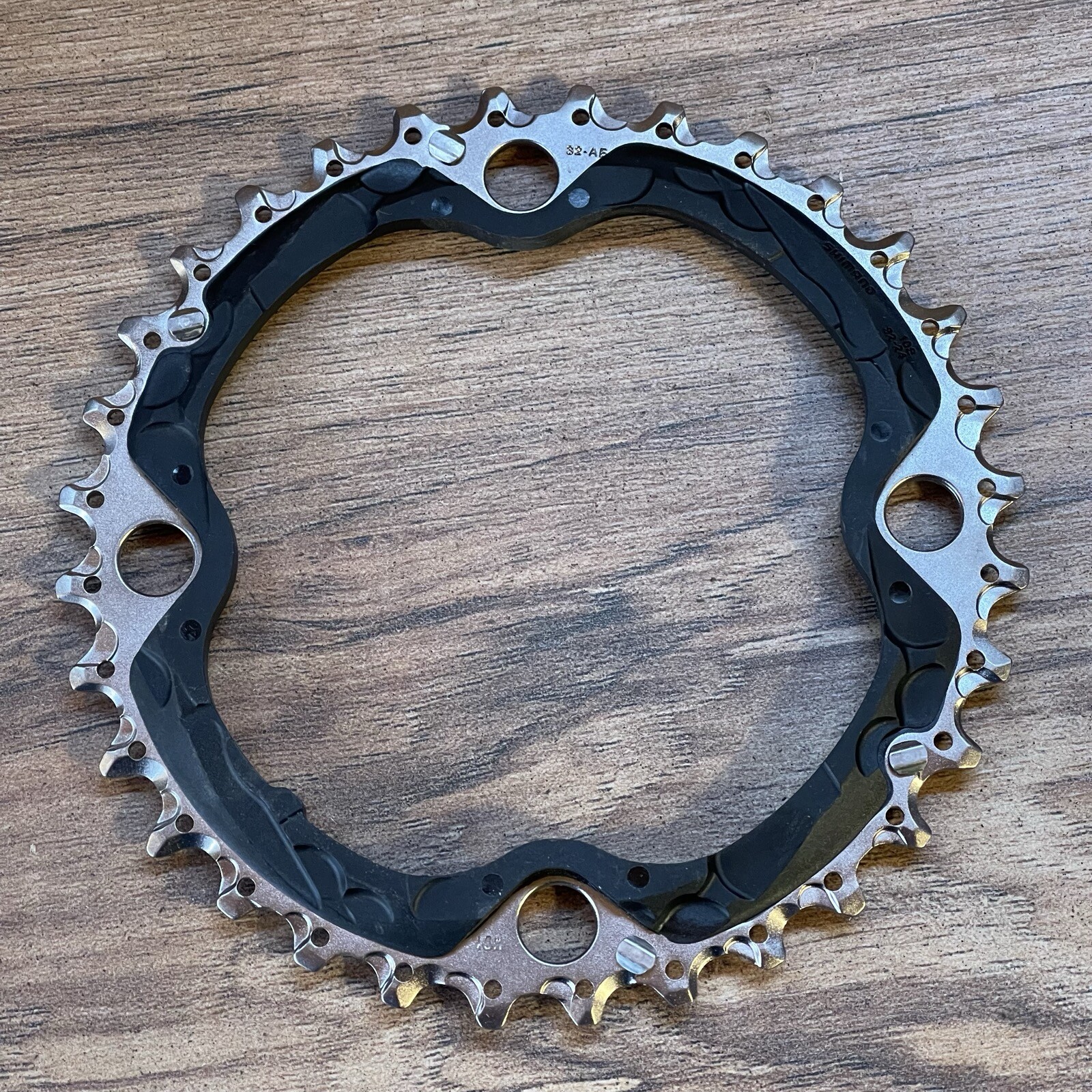 Shimano Deore XT FC-M770 32-AE 4 Bolt 104 BCD 10 Speed Triple 32 Tooth Chainring