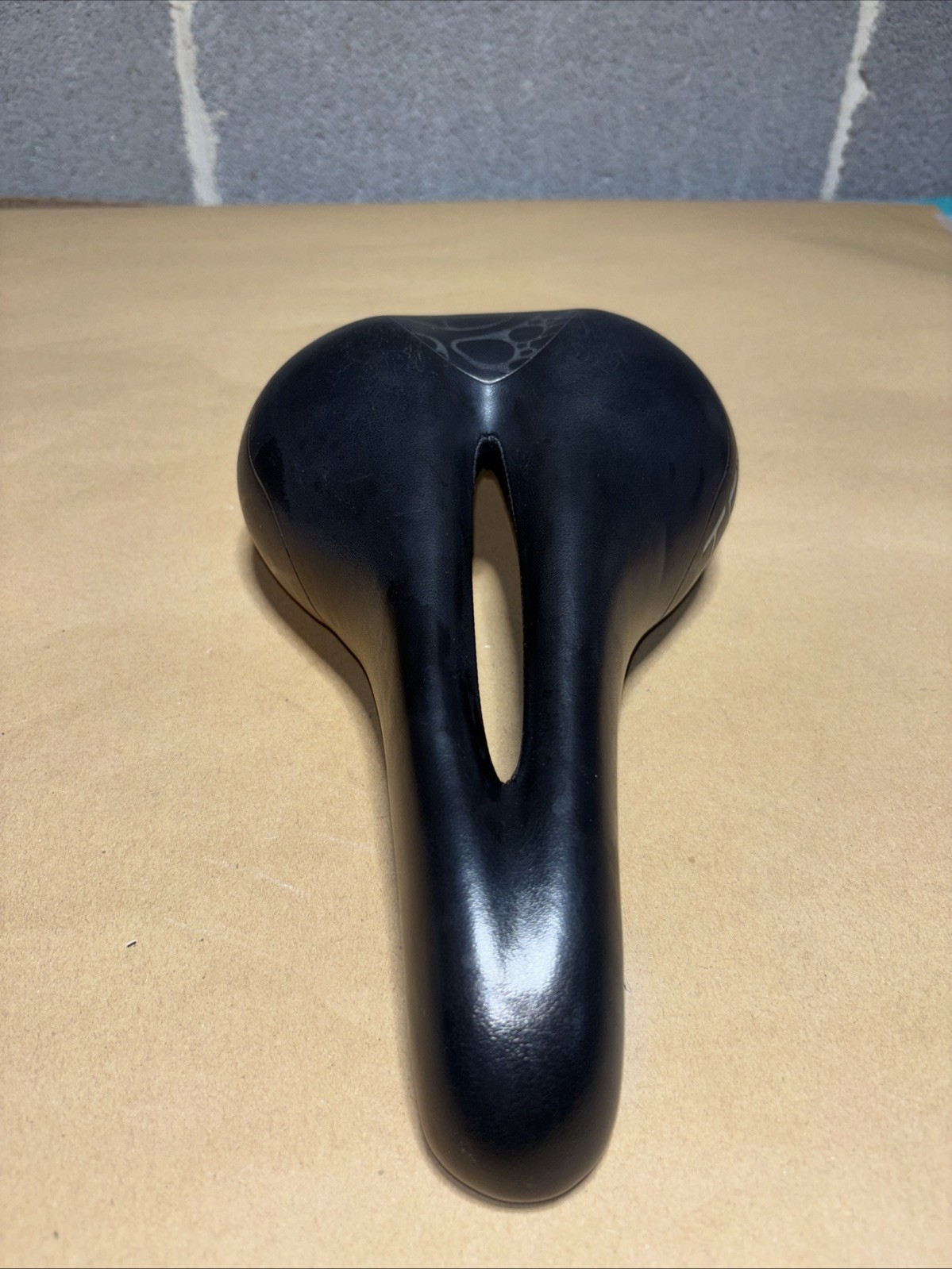 Terry Butterfly Bike Saddle Seat Center Cutaway 12.2oz 262mm Long 76mm High 155w