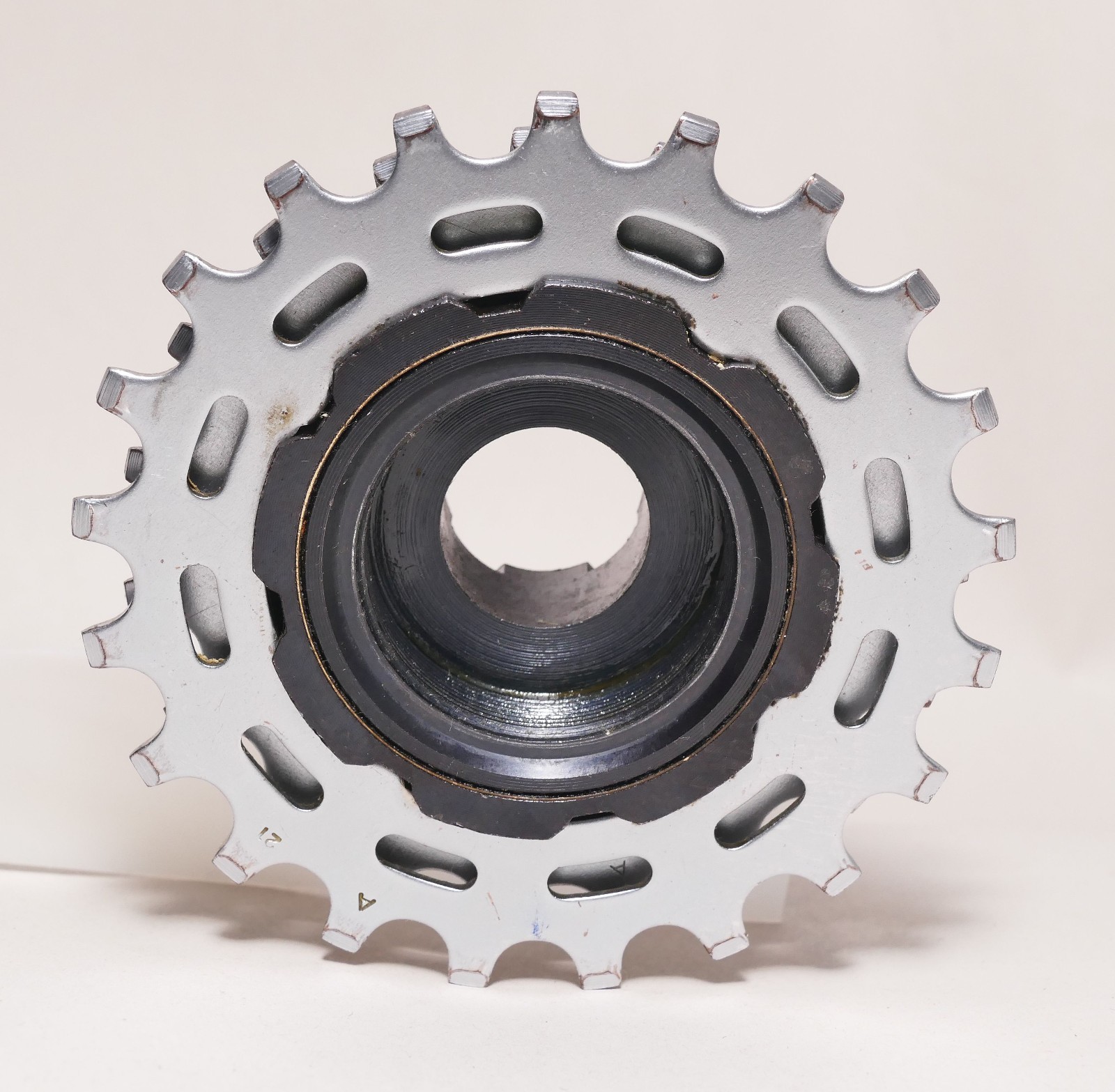 Suntour Winner Pro Ultra 6 Speed Freewheel 13 14 15 16 19 21 Four Prong Threaded