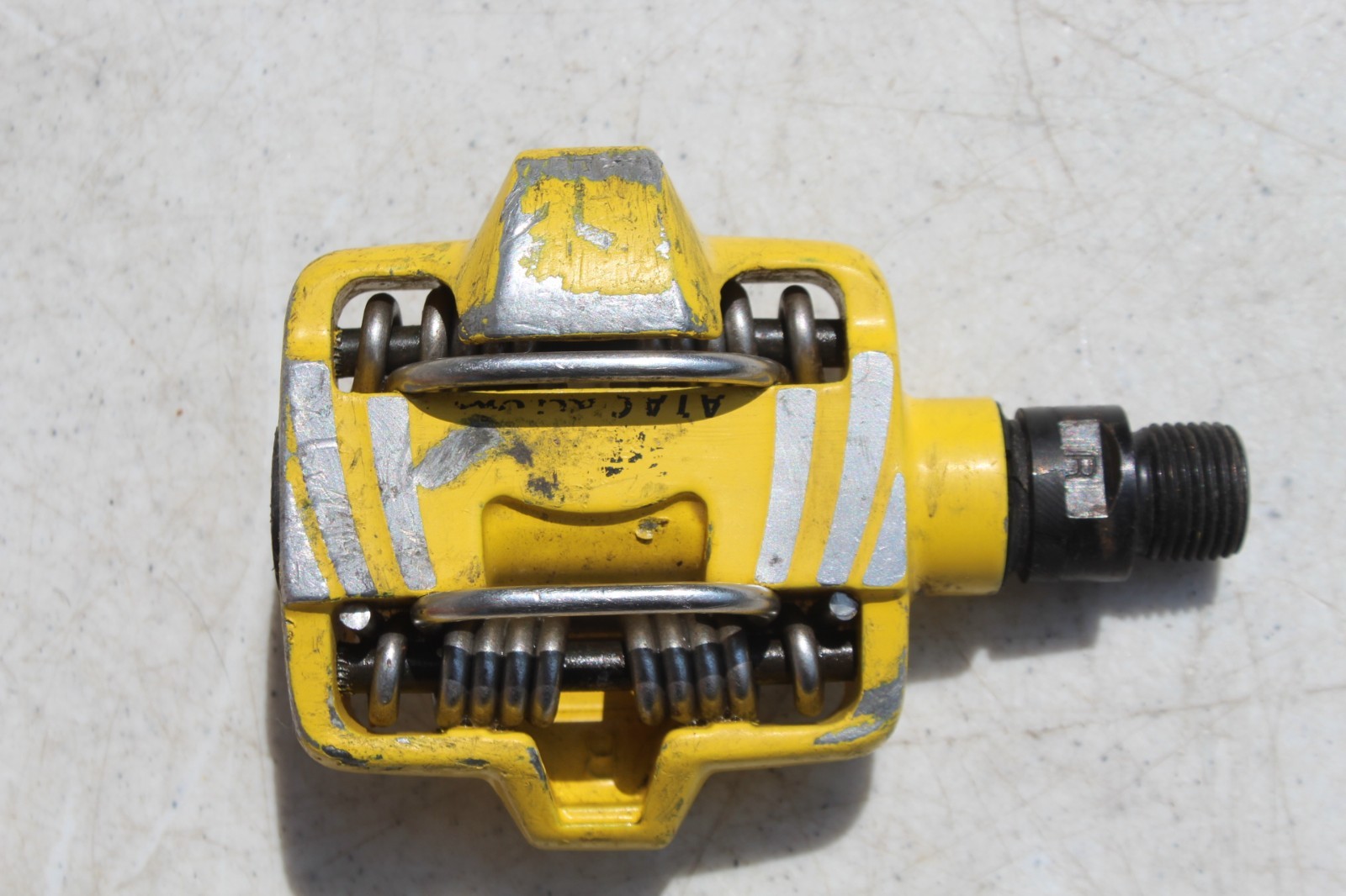 TIME ATAC Alium Clipless MTB Bike Pedals Yellow 9/16 Pair Trail W/ CLEATS SCREWS