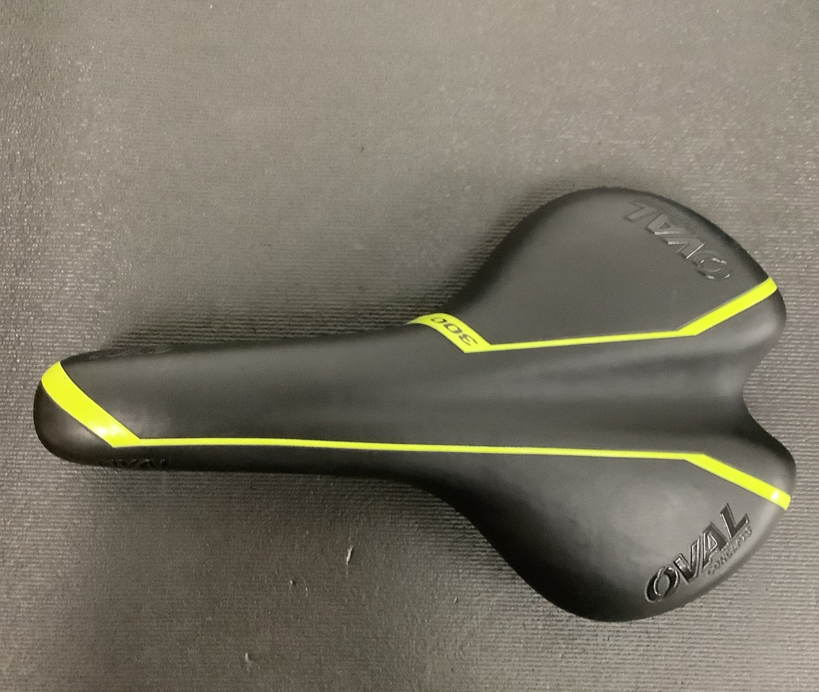 Oval Concepts 300 Saddle Black & Green Road Racing Bicycle Seat