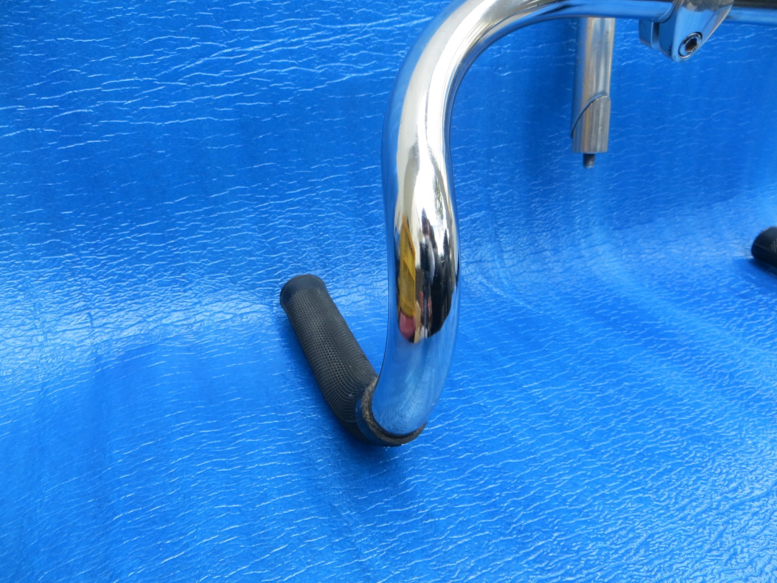 Nitto B123 Steel 370mm NJS Handlebar + Nitto Jaguar 80mm AA Stem + Soyo Grips