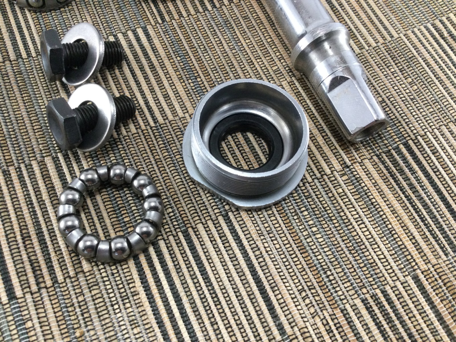 SHIMANO 68-W-116 CRMO TANGE BOTTOM BRACKET SET JE …