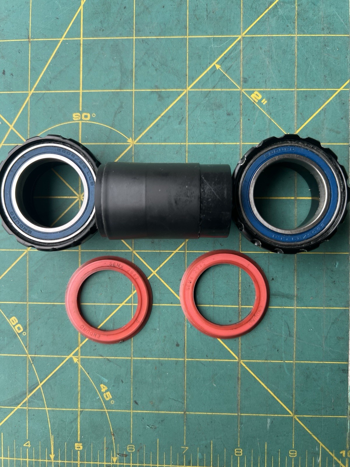 Wheels Manufacturing English Threaded BSA Bottom Bracket 29mm DUB Spindle ABEC-3