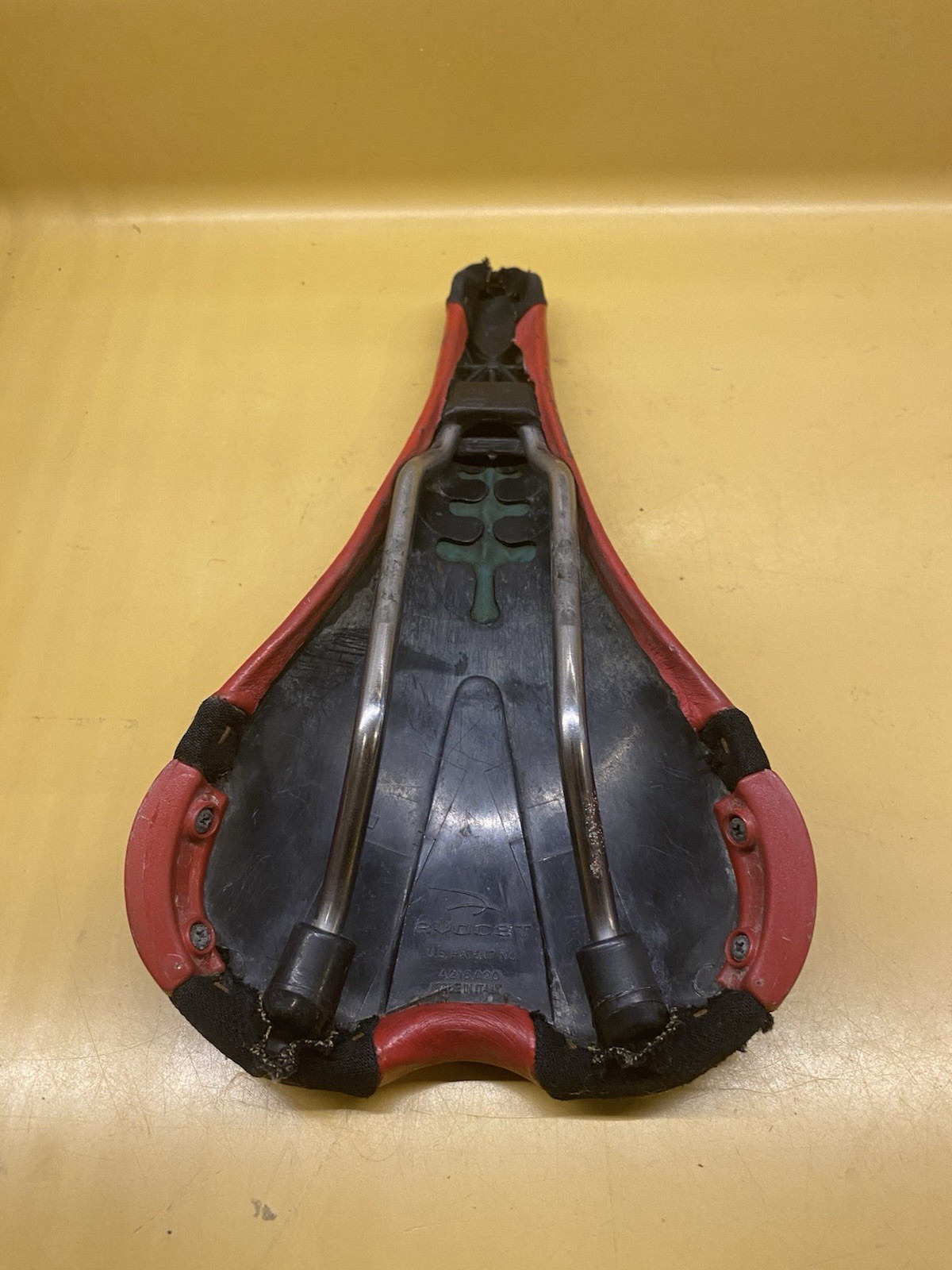 Red Avocet O2 Air 270mm x 145mm Titanium Rail Saddle