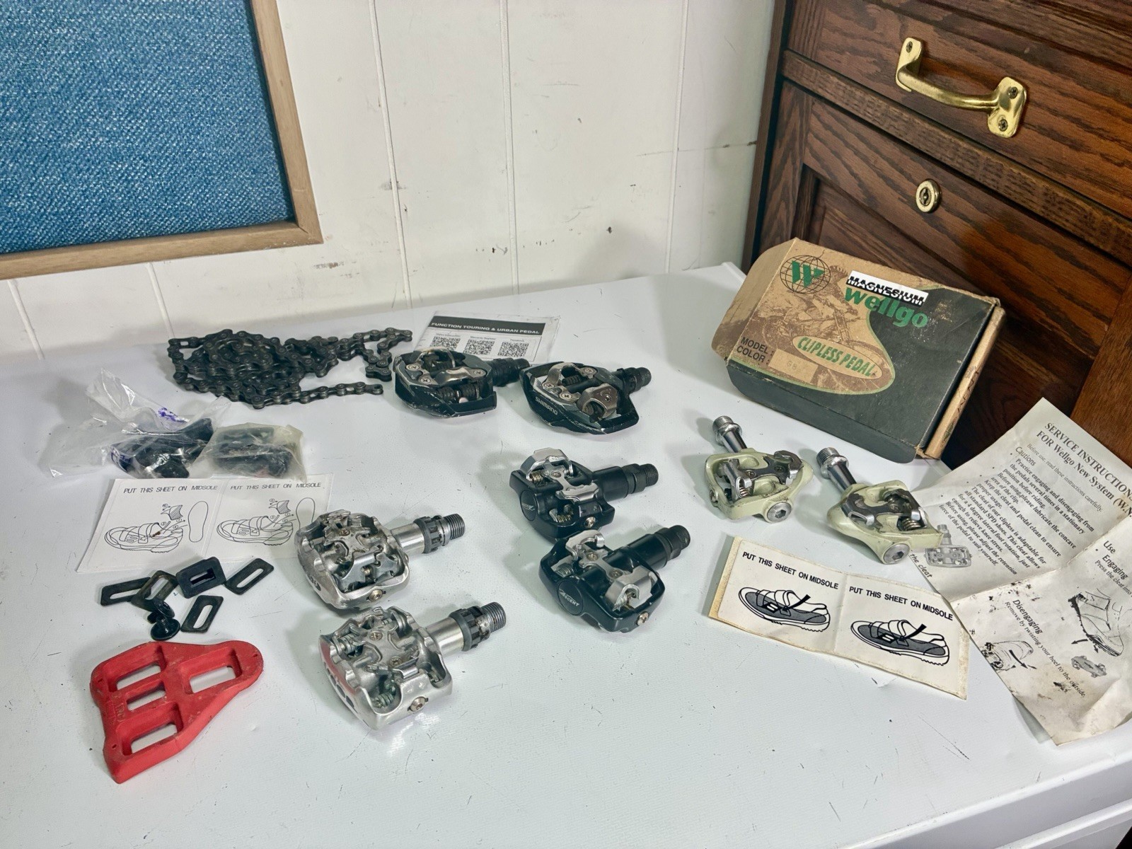 Lot Of Clip In Bike Pedals Cleats Ascent Wellgo Shimano &more Xtra Chain Parts