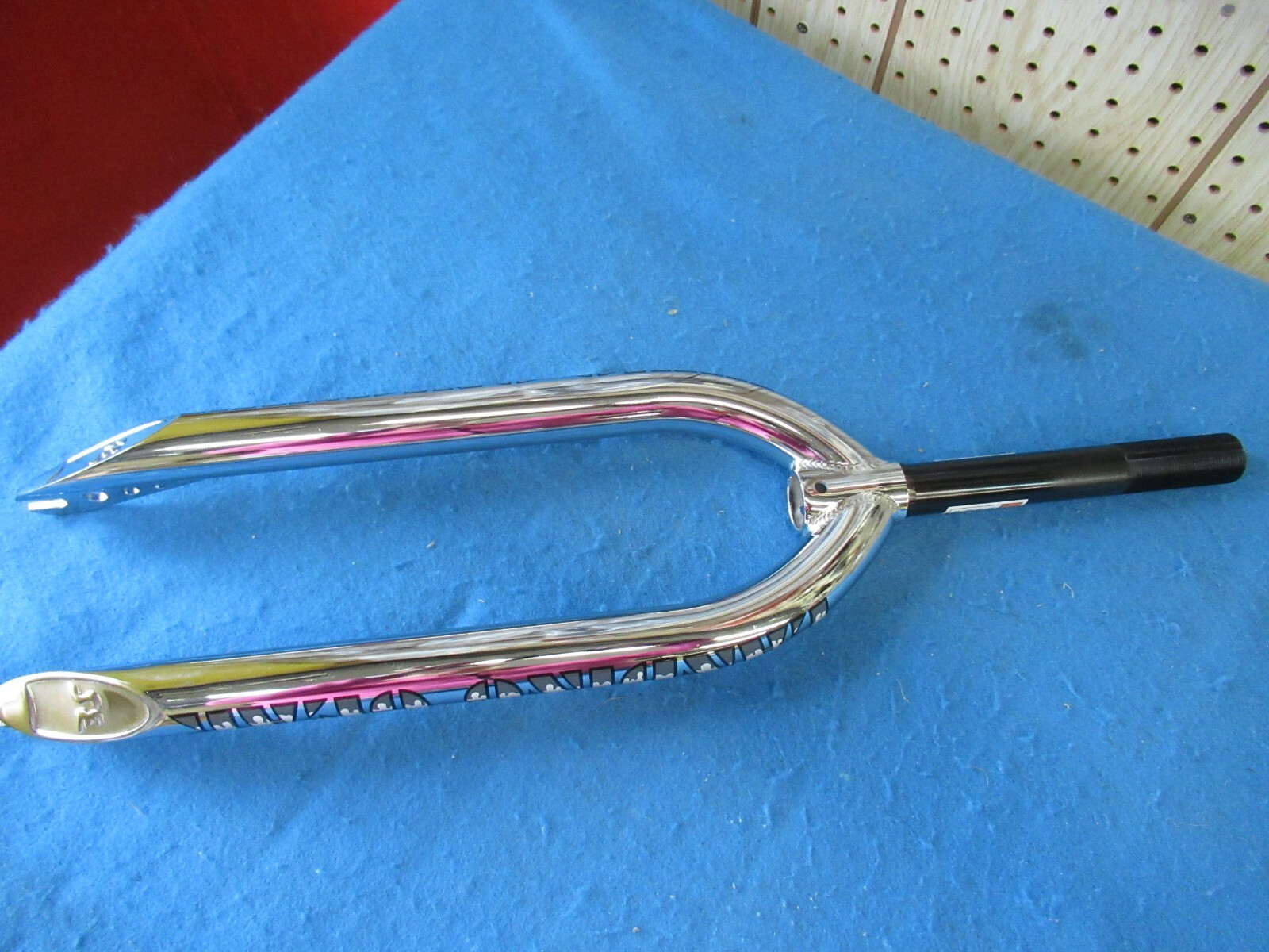 SE Bikes BMX Bicycle 26″ Landing Gear 1″ Threaded Fork Tube Chrome Plated – New