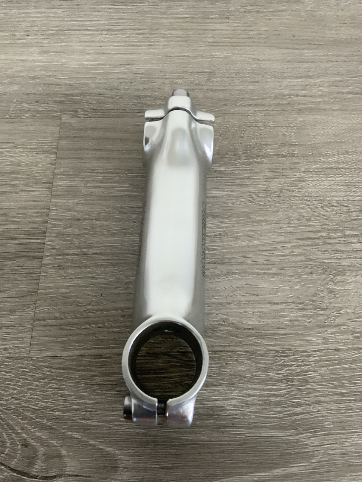 DIMENSION THREADLESS STEM 120 MM 1 1/8 INCH 25.4 OR 26 MM 182 GRAMS 6 DEGREES