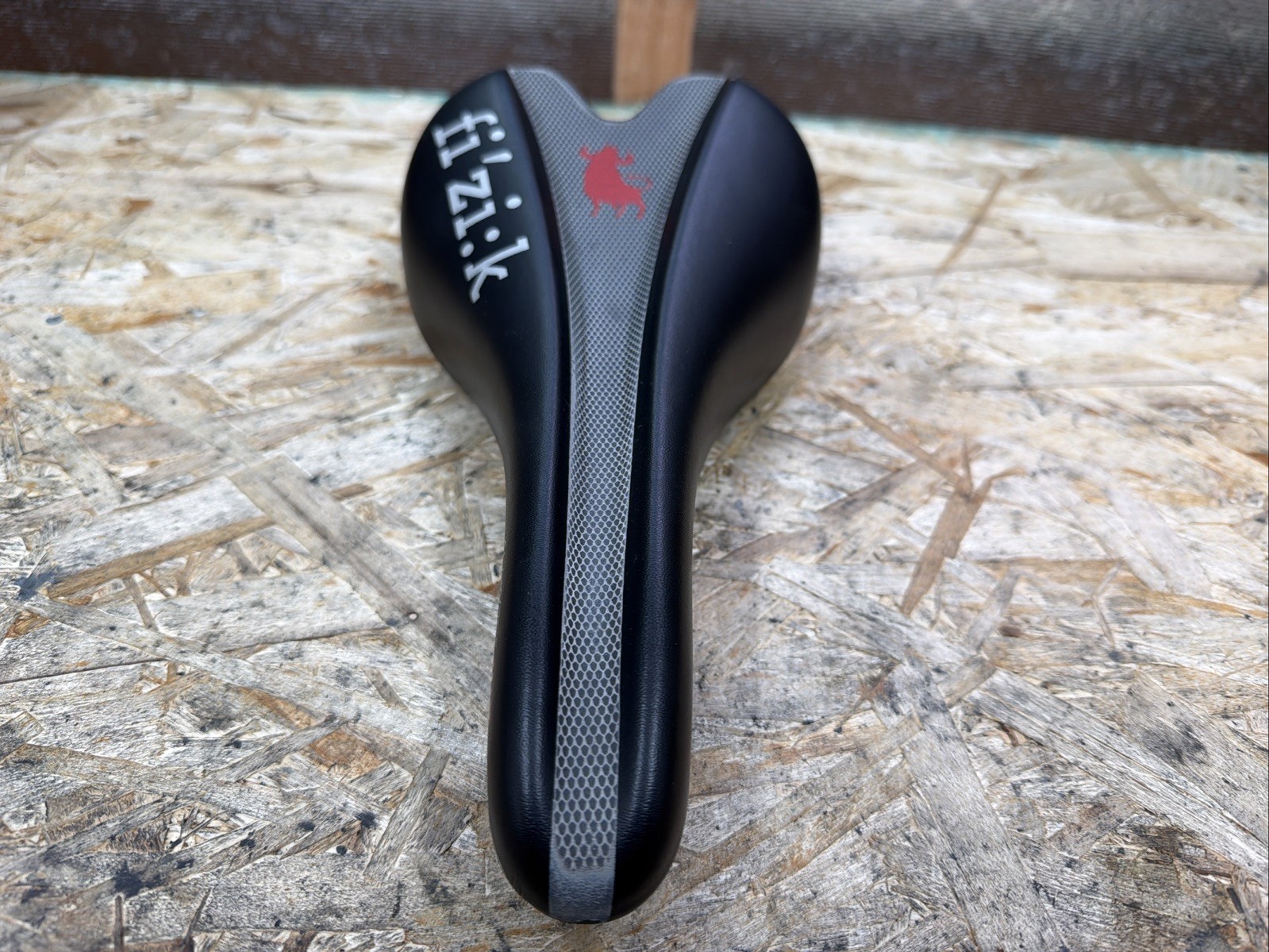 140mm Classic fi’zi:k ALIANTE VSX Black Saddle K:ium Rail Fizik Kium 275g