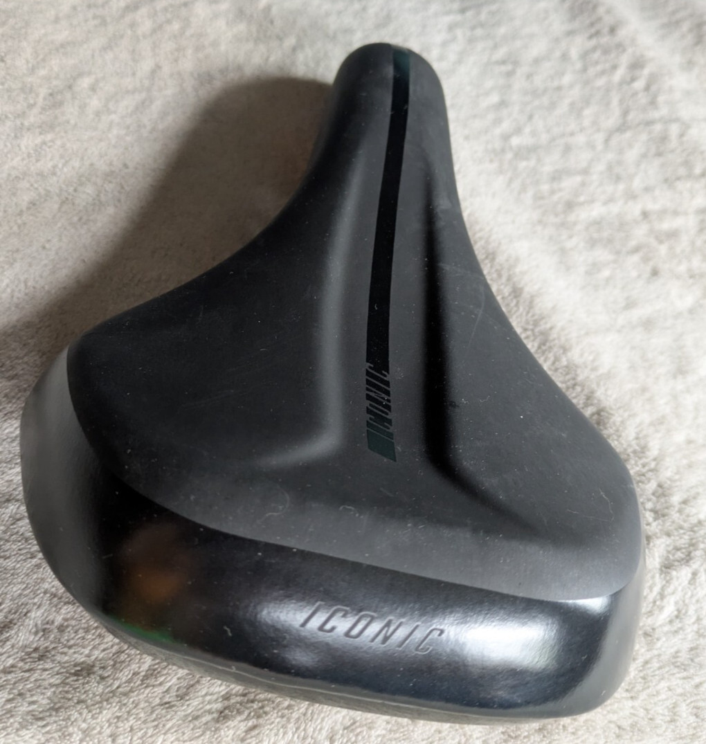 ICONIC Padded Bicycle Saddle Seat Adult Unisex Sized Black