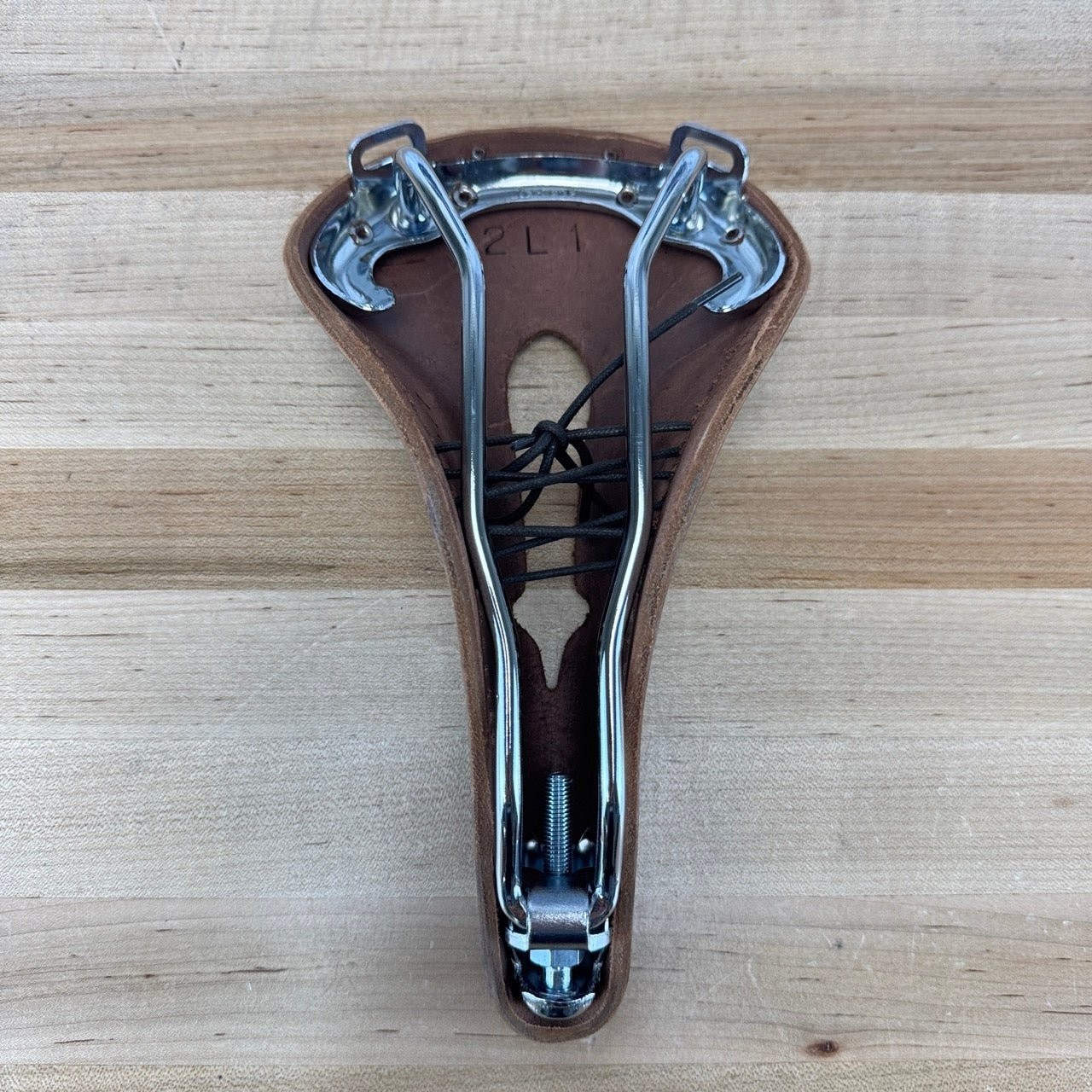 New! Brooks B17 Carved Honey Leather 7x7mm 150mm Saddle 521g MSRP $175
