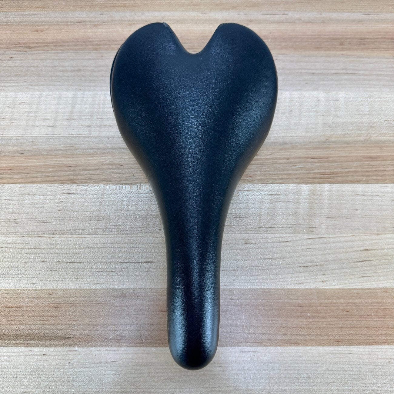 Fizik Aliante Sport 7x7mm Kium Rails 142mm Saddle 271g
