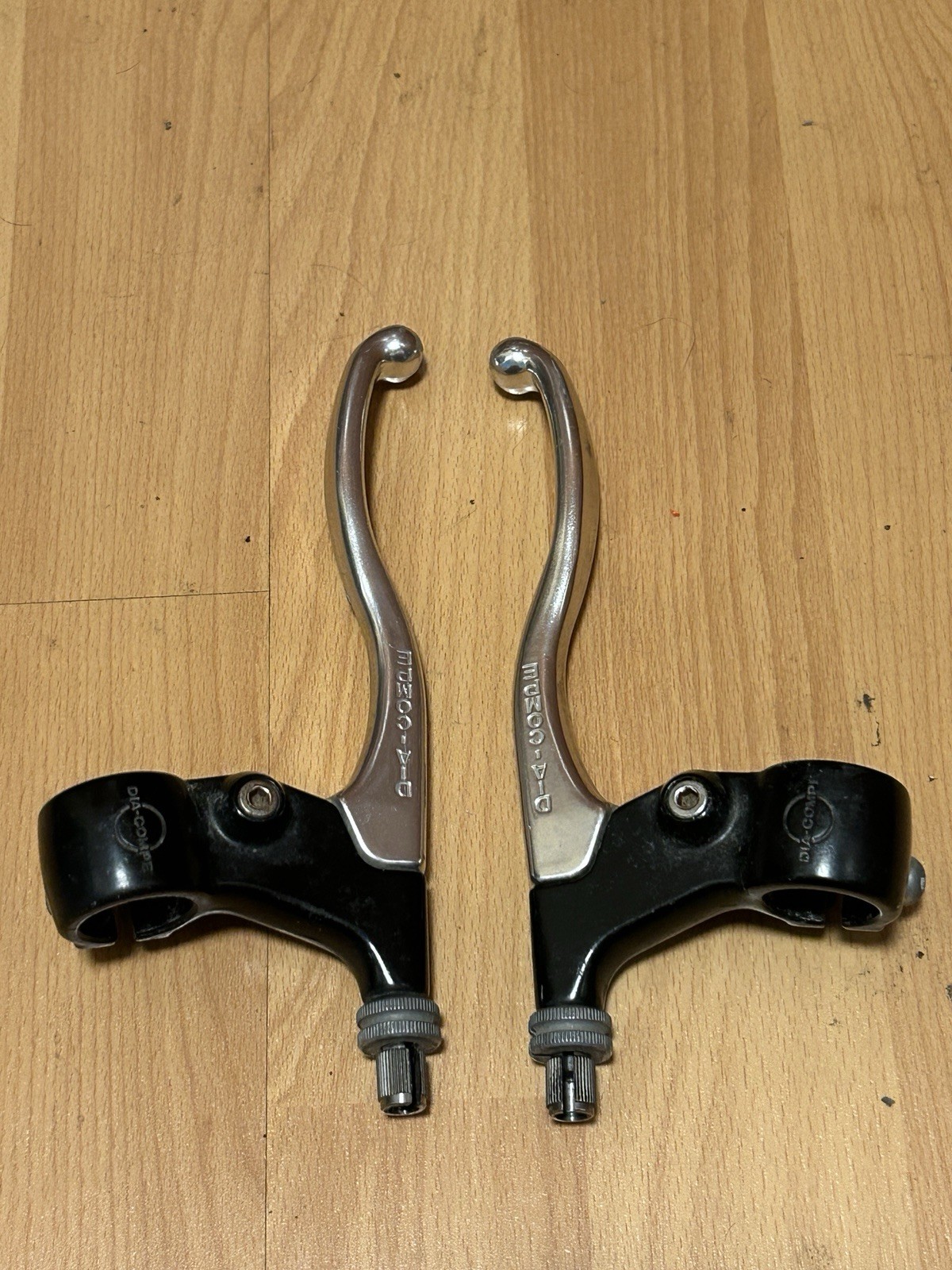 Vintage 1983 Dia-Compe Brake Levers Pair 4-Finger 80s Mountain Cruiser Klunker