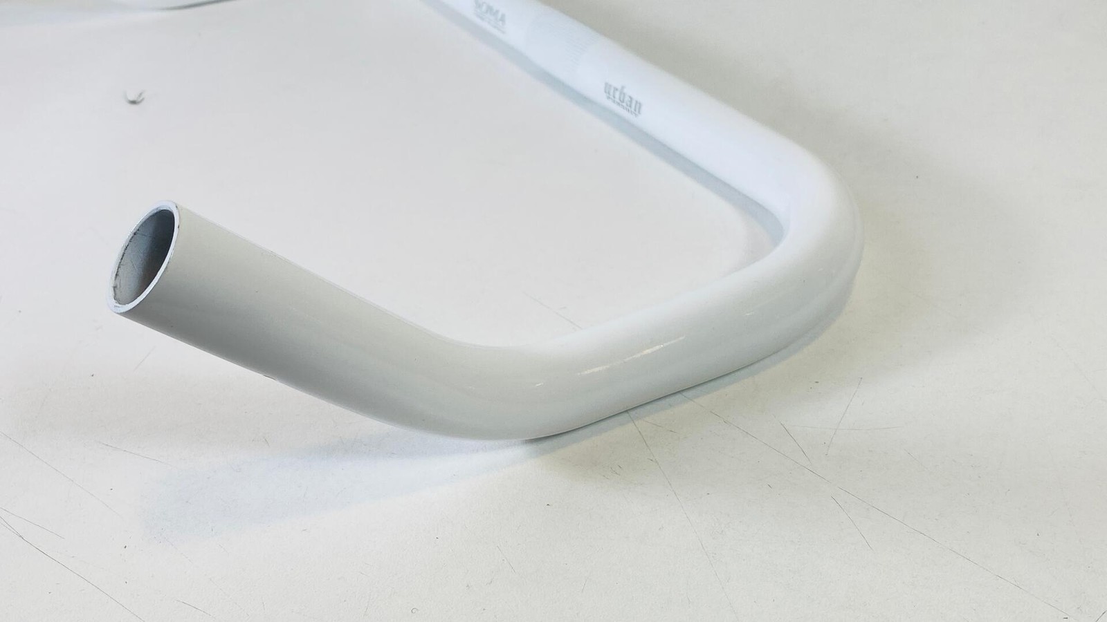 NOS Soma Urban Pursuit Bullhorn Handlebars 40cm x 25.4mm – White Powder Coat