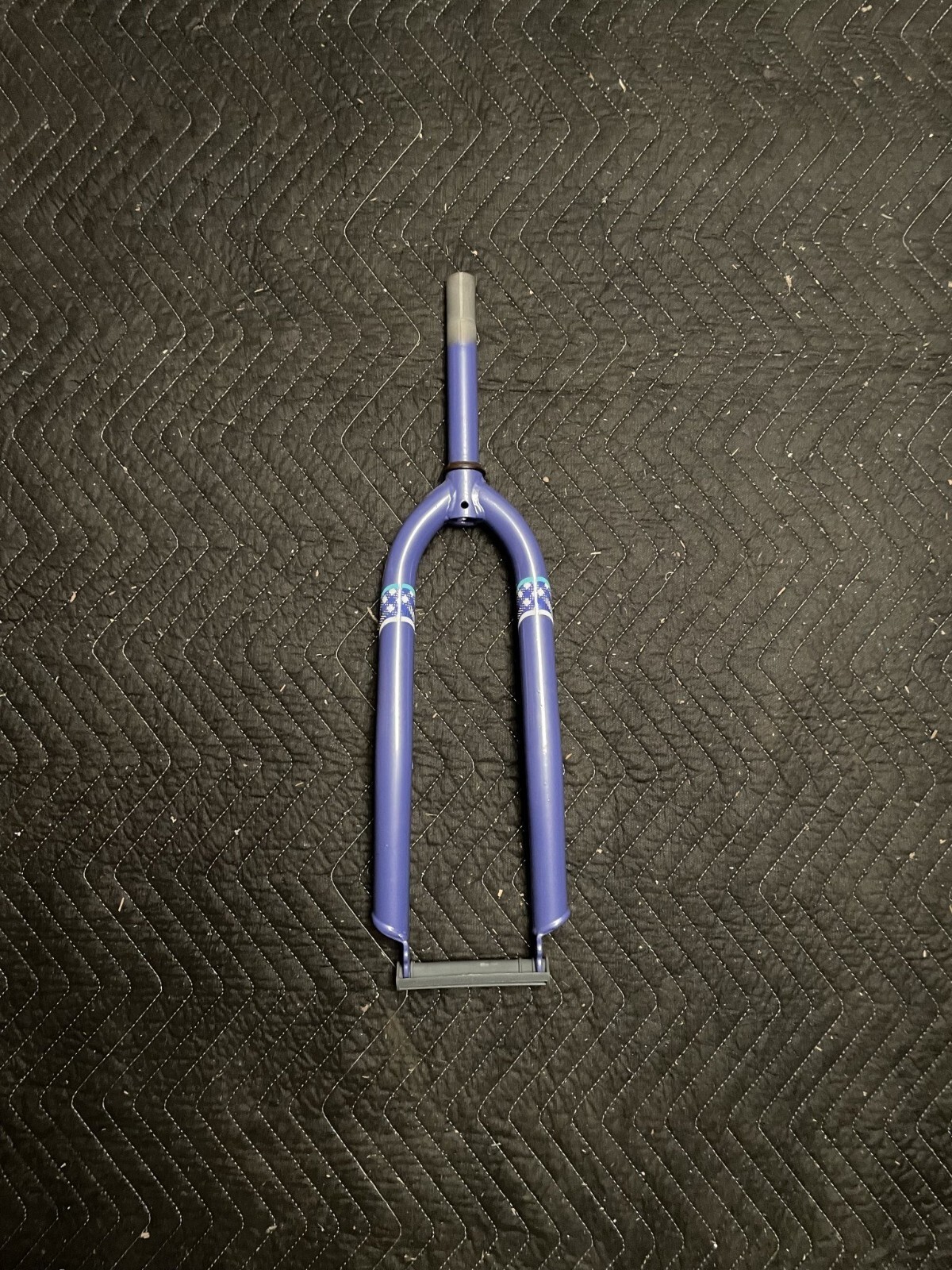 1” x 6 3/4” Threadless 26” Bicycle Fork (Periwinkle & Plaid)