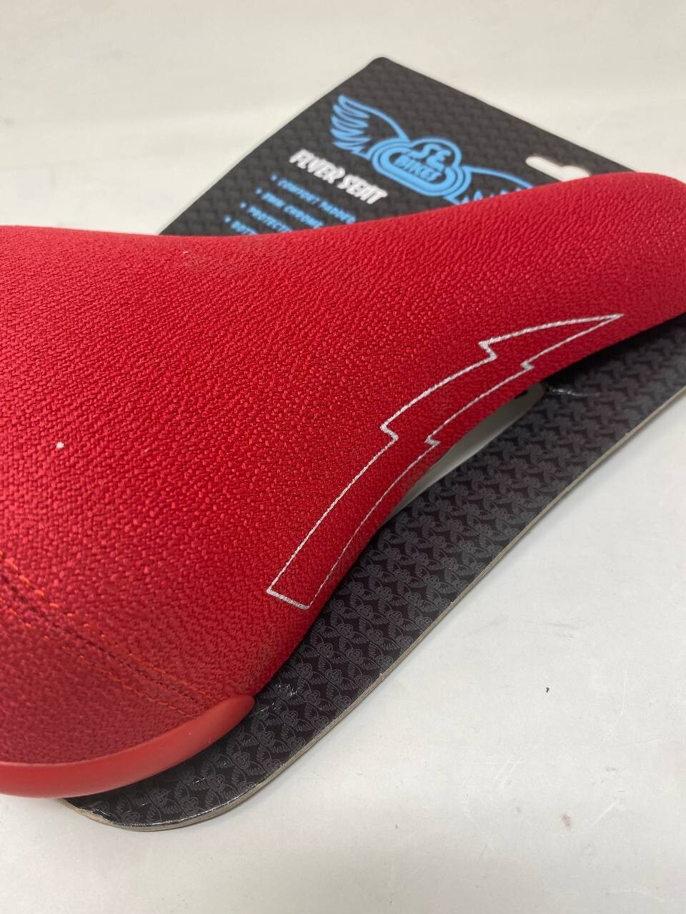 Se Bikes Flyer Seat BMX – Red – 155mm Width Chrome Plated Steel Rails – Wheelie