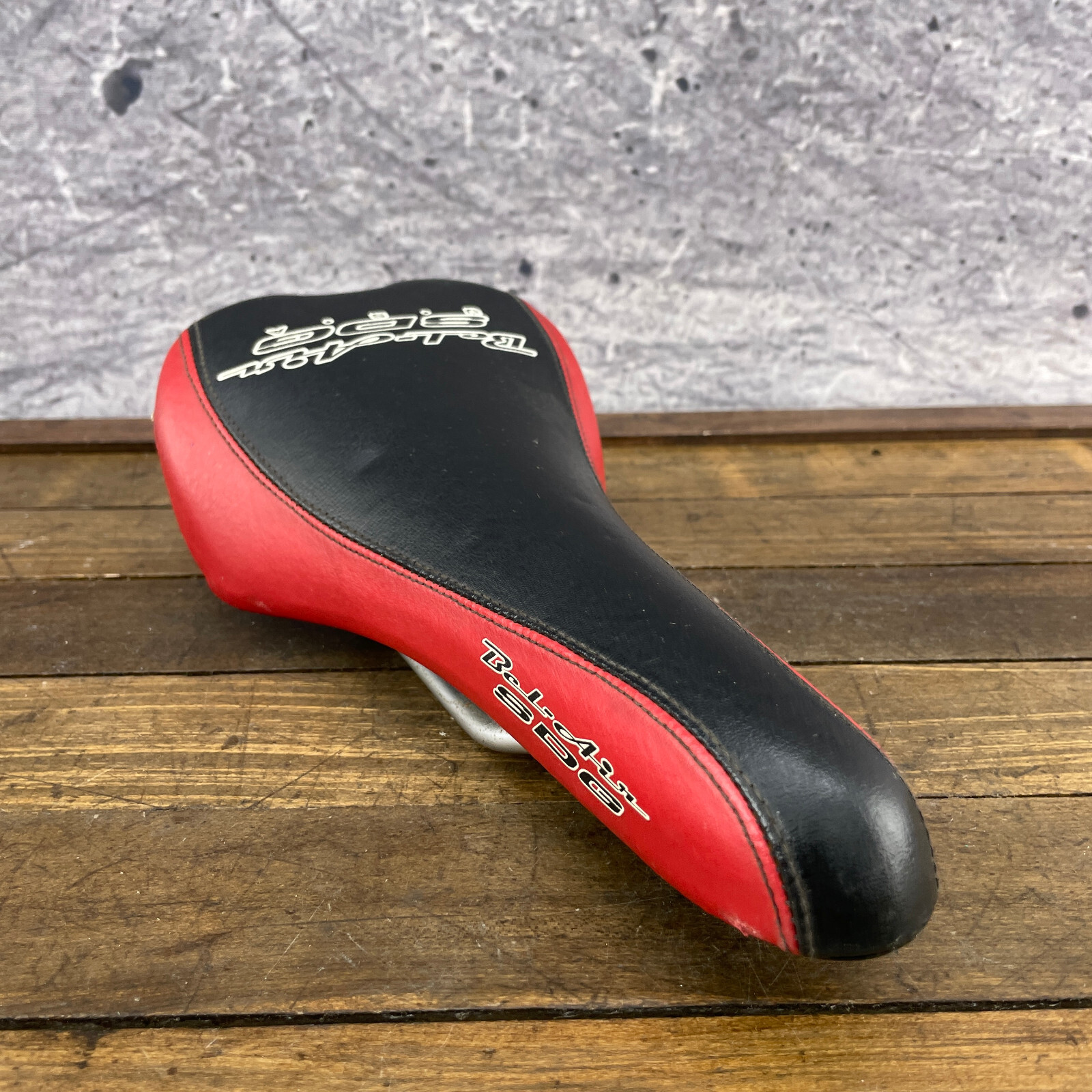 Vintage SDG Seat Bel Air Red Black BMX Speed Defies Gravity MTB Mountain Cuts A4