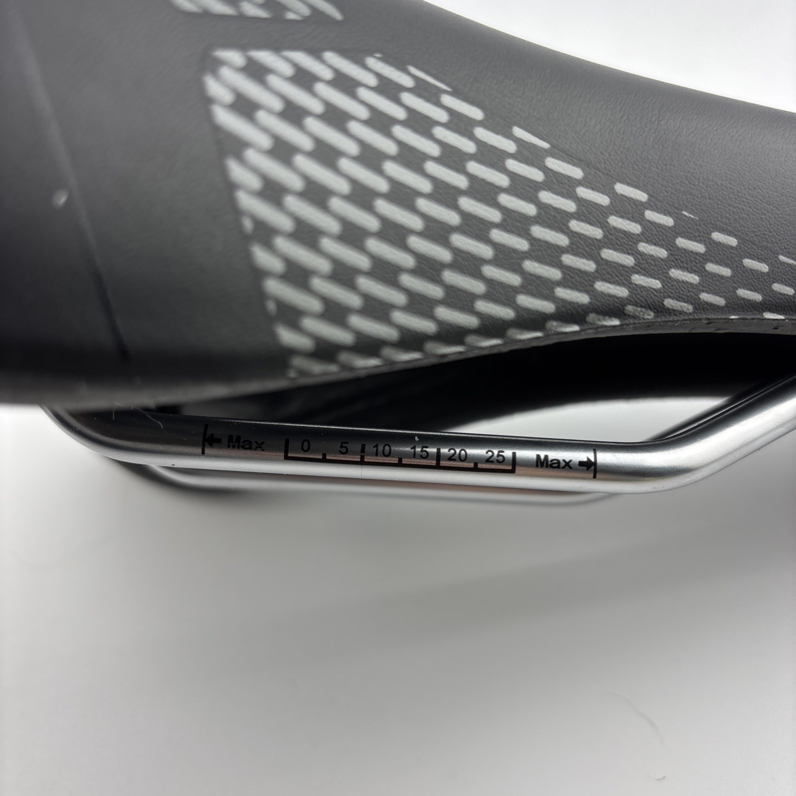 Giant Connect Comfort+ Bike Seat Unisex Saddle 10.6” x 6.7” Bicycle Black New