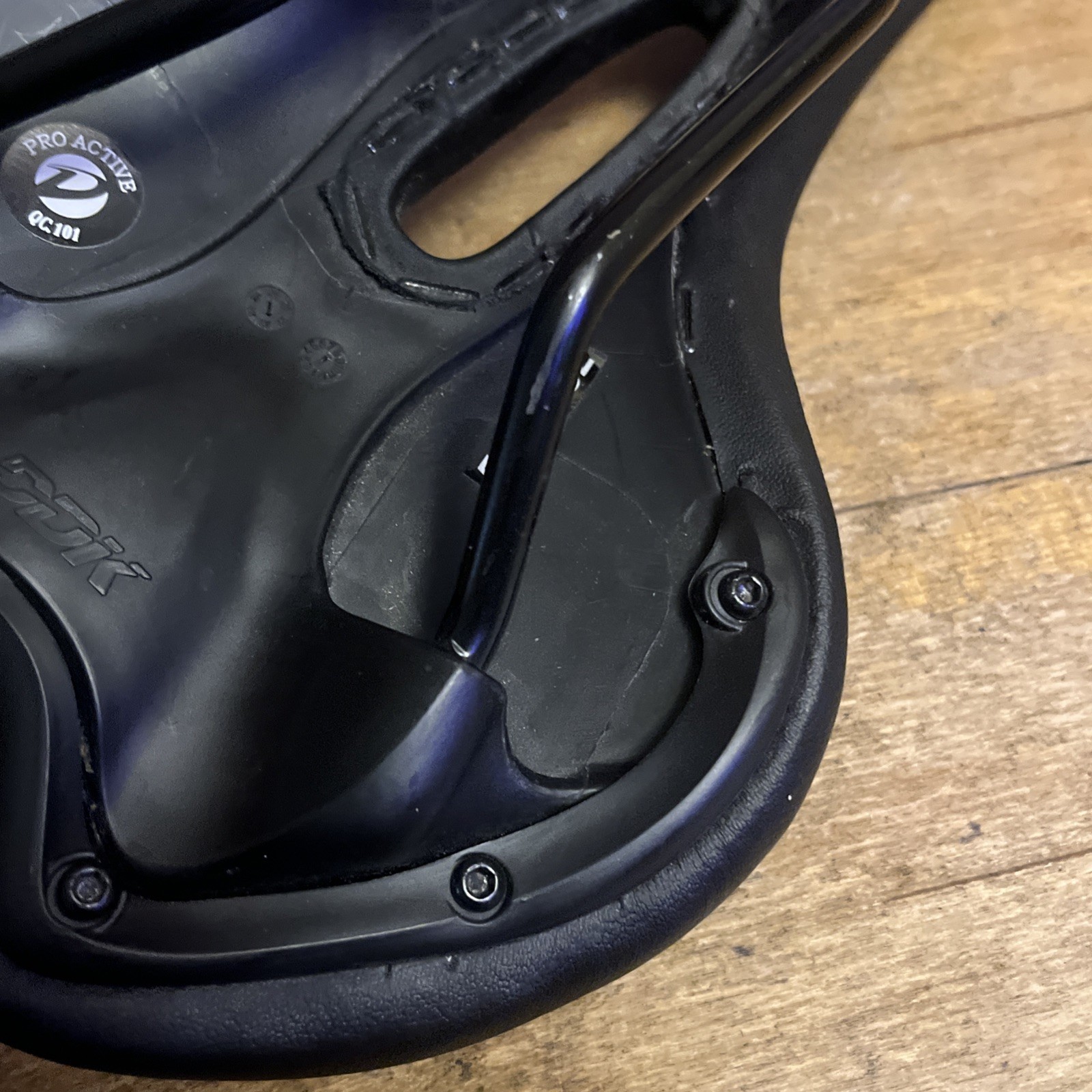 Vintage DDK Saddle With Anatomical Cut Out 273 mm Length 162 mm Wide