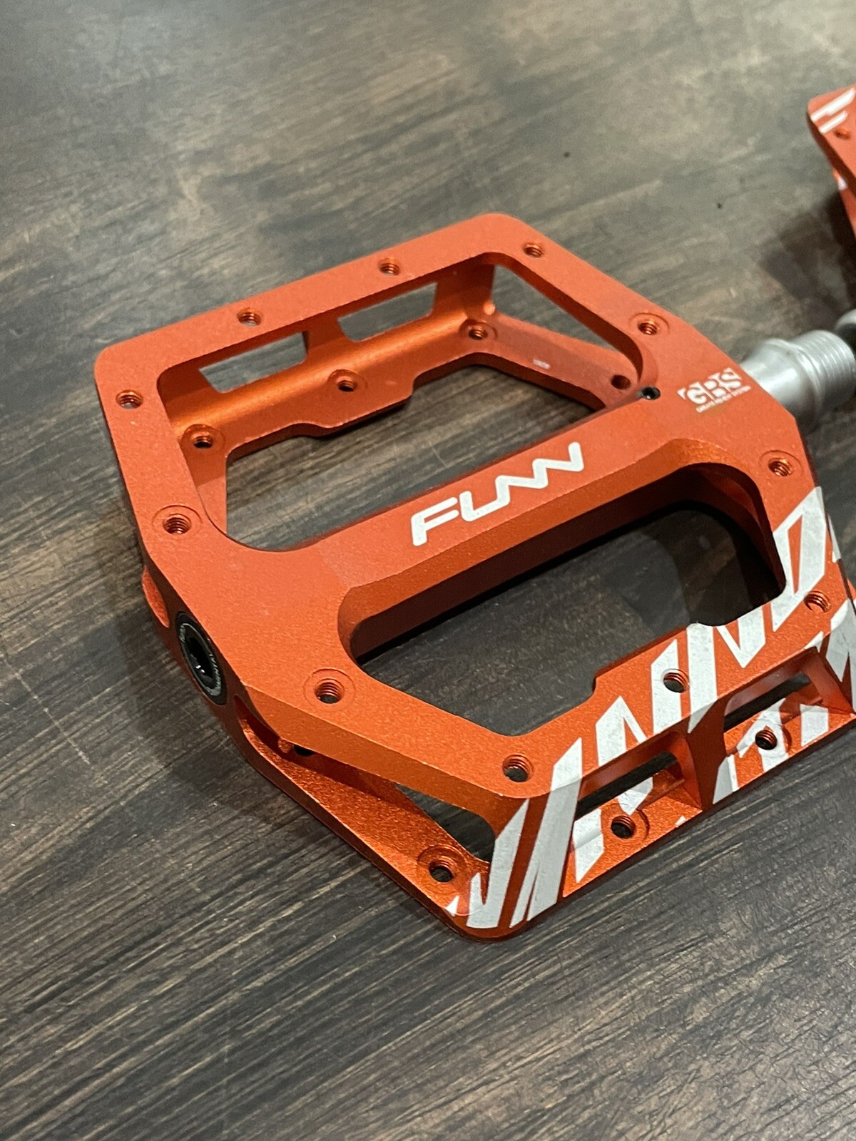 FUNN FUNNDAMENTAL Mountain Bike Flat Pedals Red (i2)