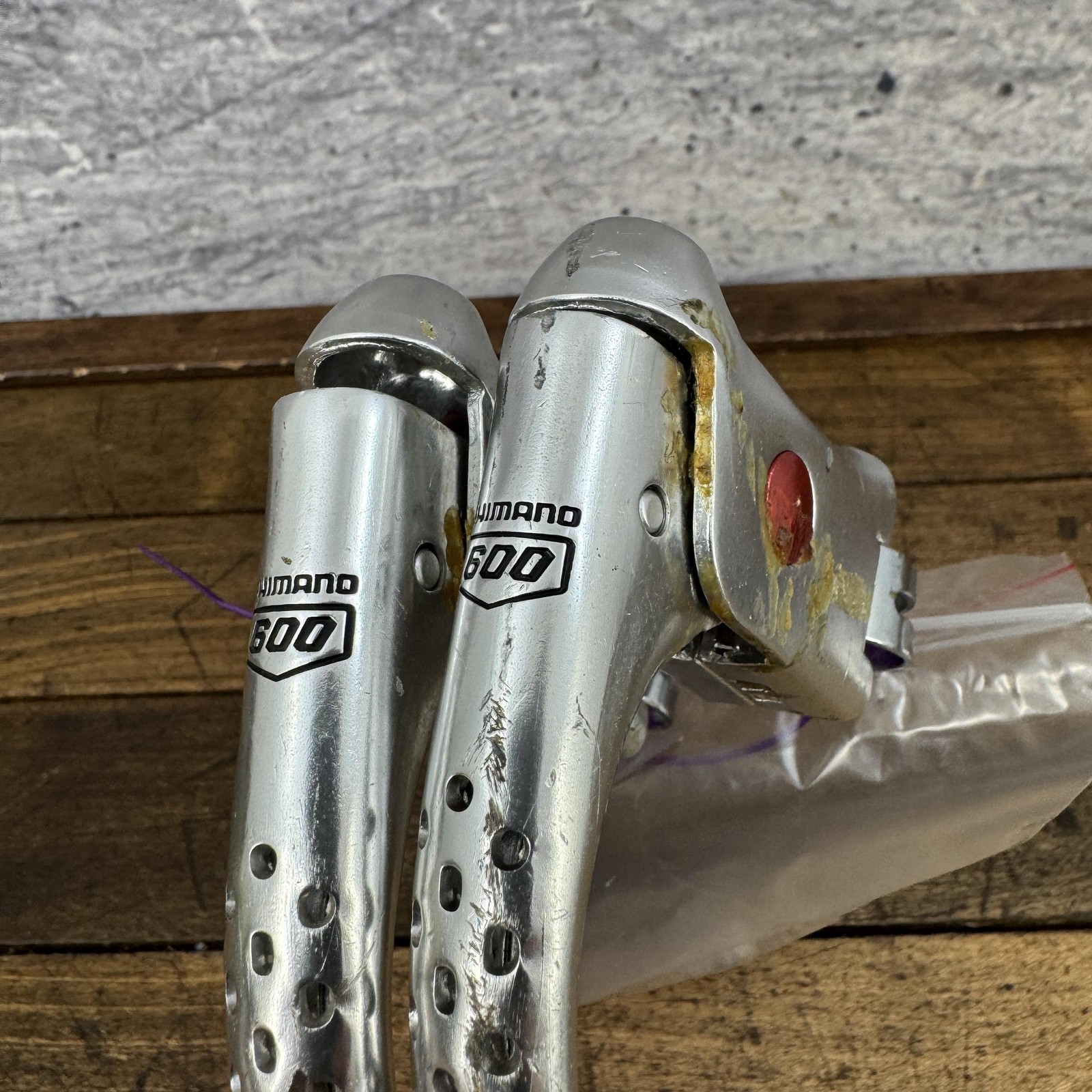 Vintage Shimano 600 Brake Levers Arabesque Pair Non-Aero Silver Drilled 23.8mm