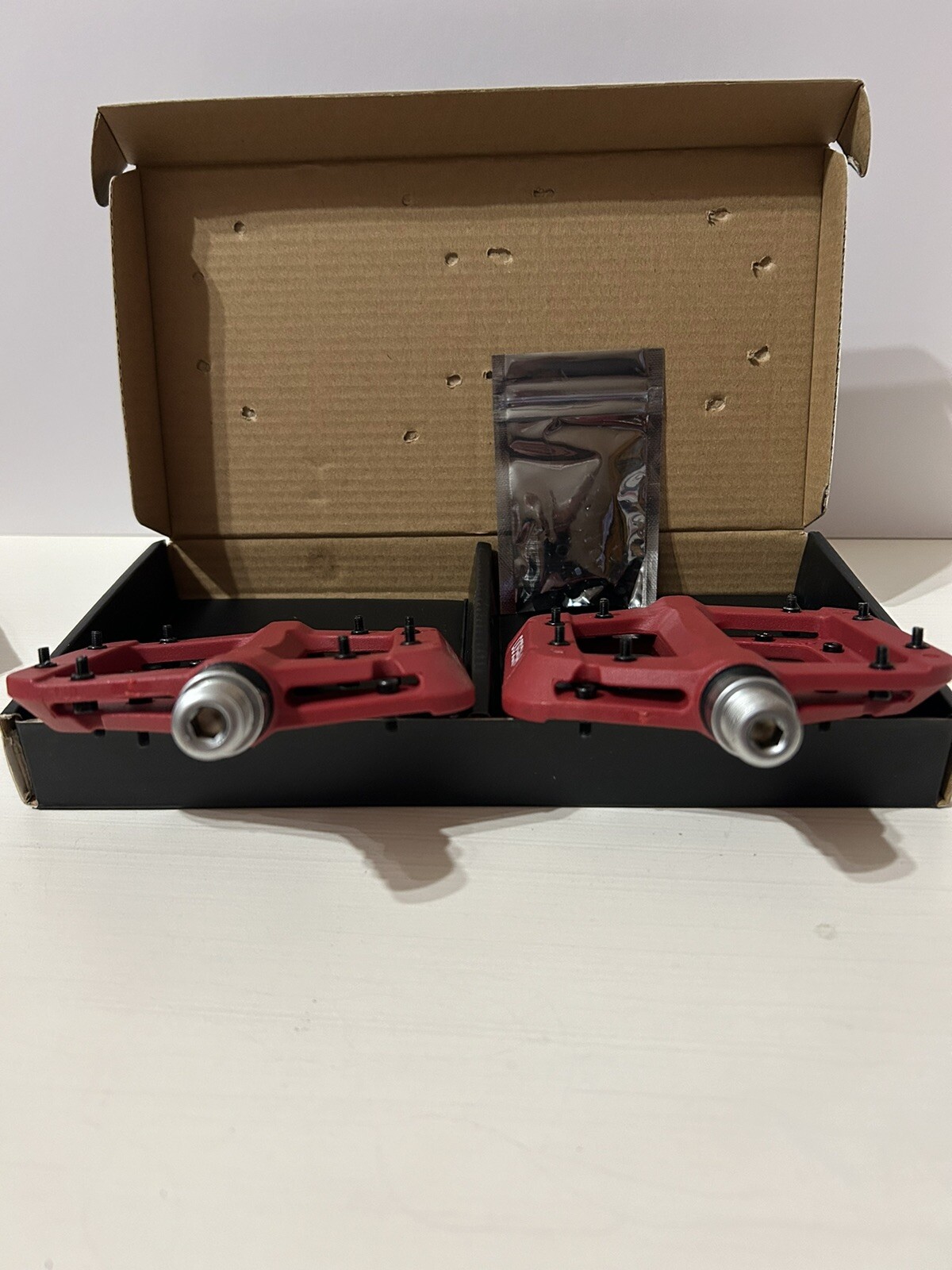 Hiegoo BMX MTB Red Pedals NEW IN BOX, fast shipping!