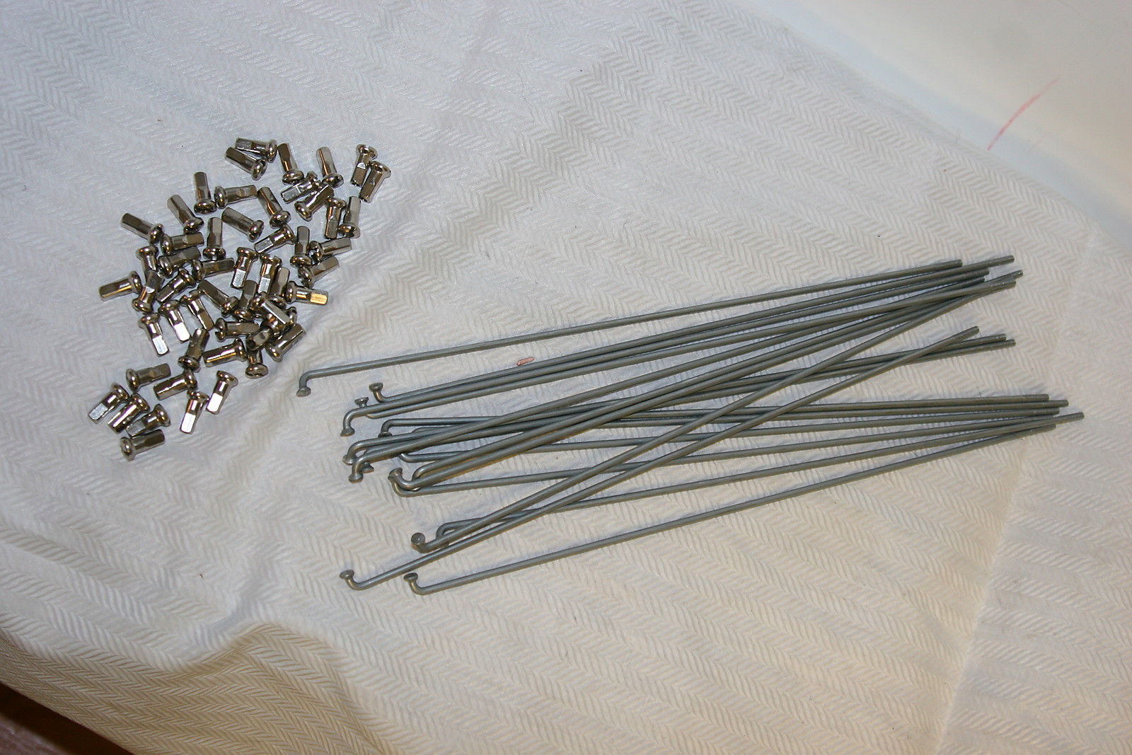 Stainless Steel Bicycle Spokes 162mm x 14ga/2.0mm & Nipples Qty 18 S96