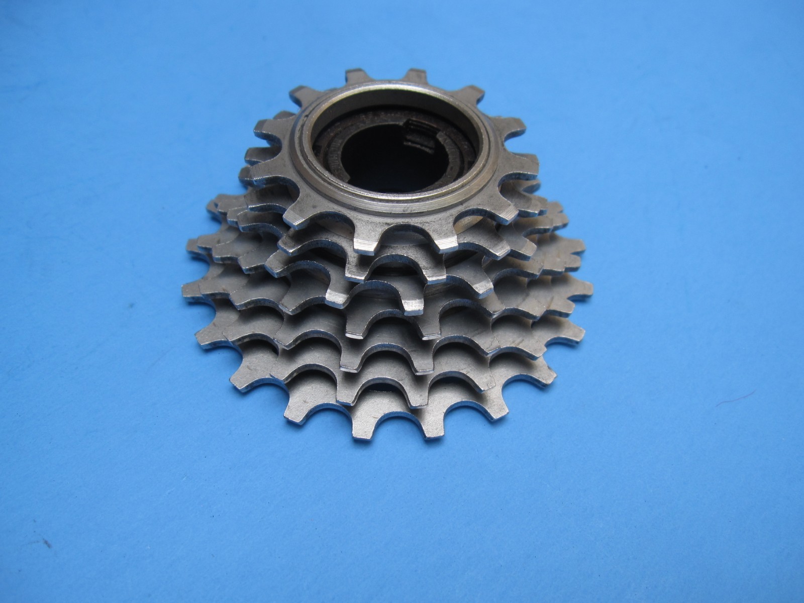 vintage Suntour New Winner 7-spd freewheel, 12/13/…/19/21, in box, near-mint