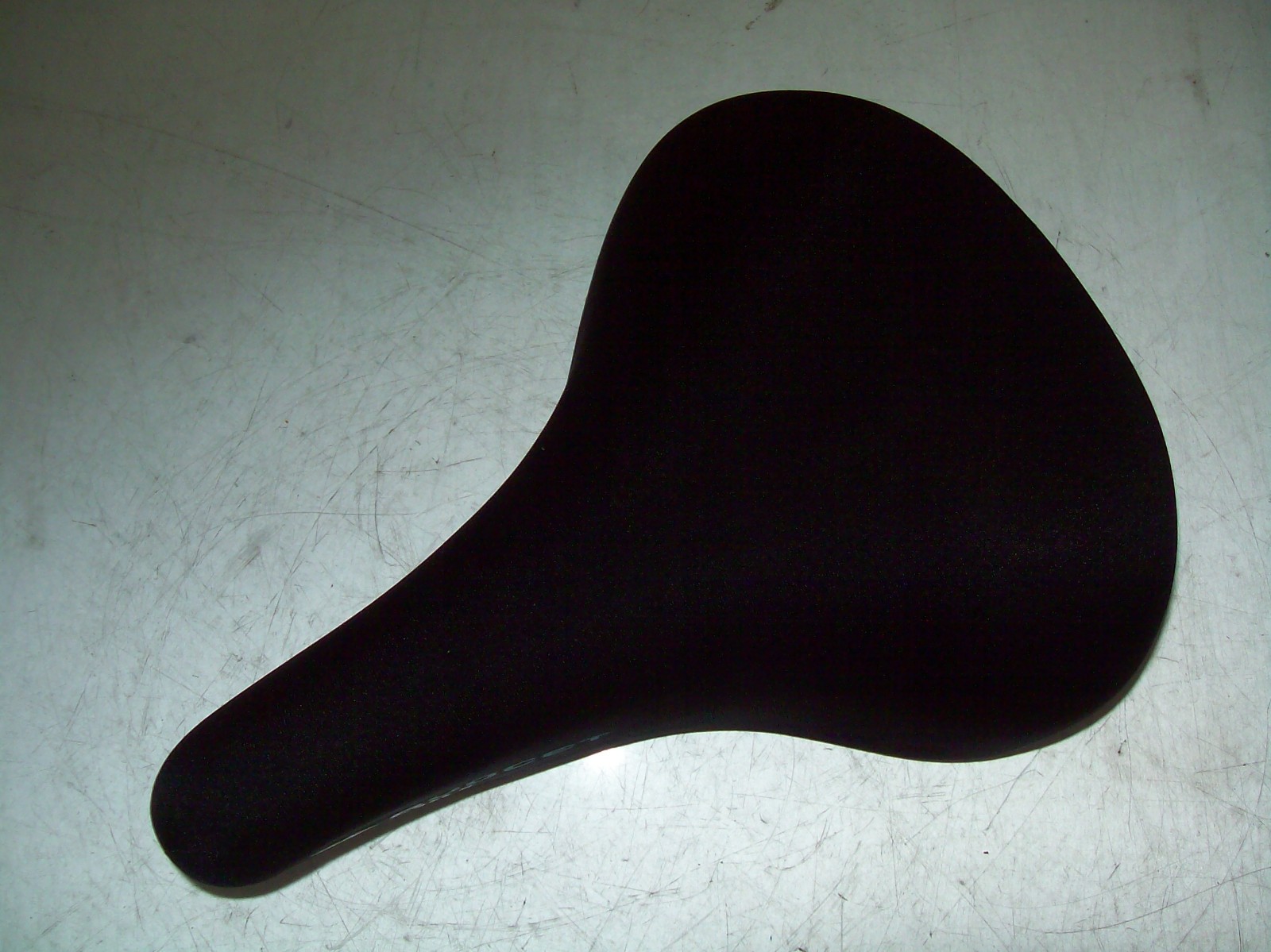 Avocet Cross W Anatomic Gel Cushioned Wide Bicycle Seat Saddle NEW UNUSED