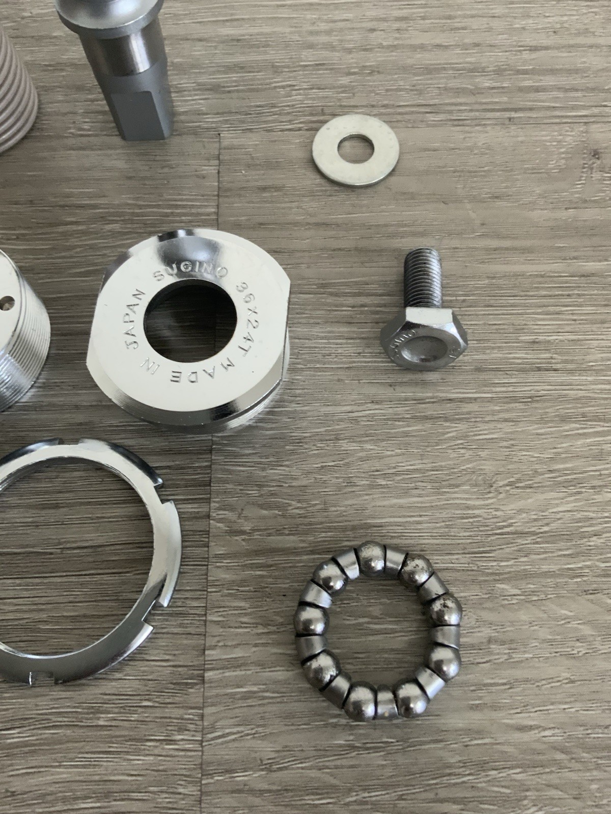 SUGINO BOTTOM BRACKET 70-115 MM ITALIAN THREADING NEW
