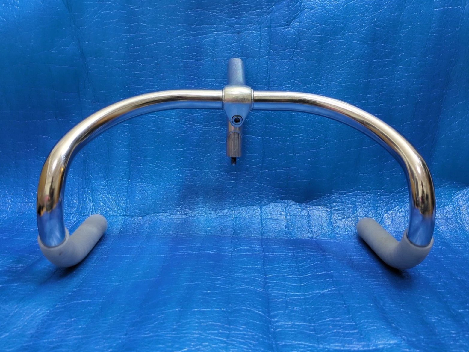 Nitto B123 CrMo 370mm NJS Handlebar + Nitto 90mm 58 Degree AA Stem + Grips