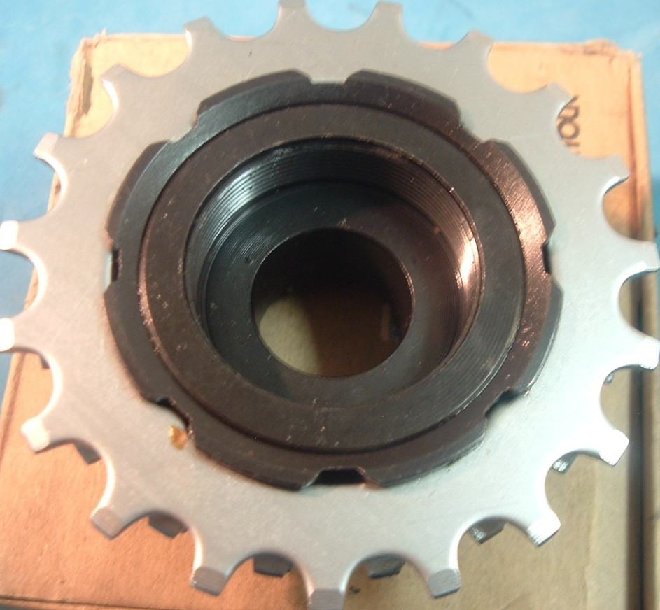 SunTour Winner Ultra 7-Speed 12T-19T Freewheel NEW / NOS Road- Mint- NIB+