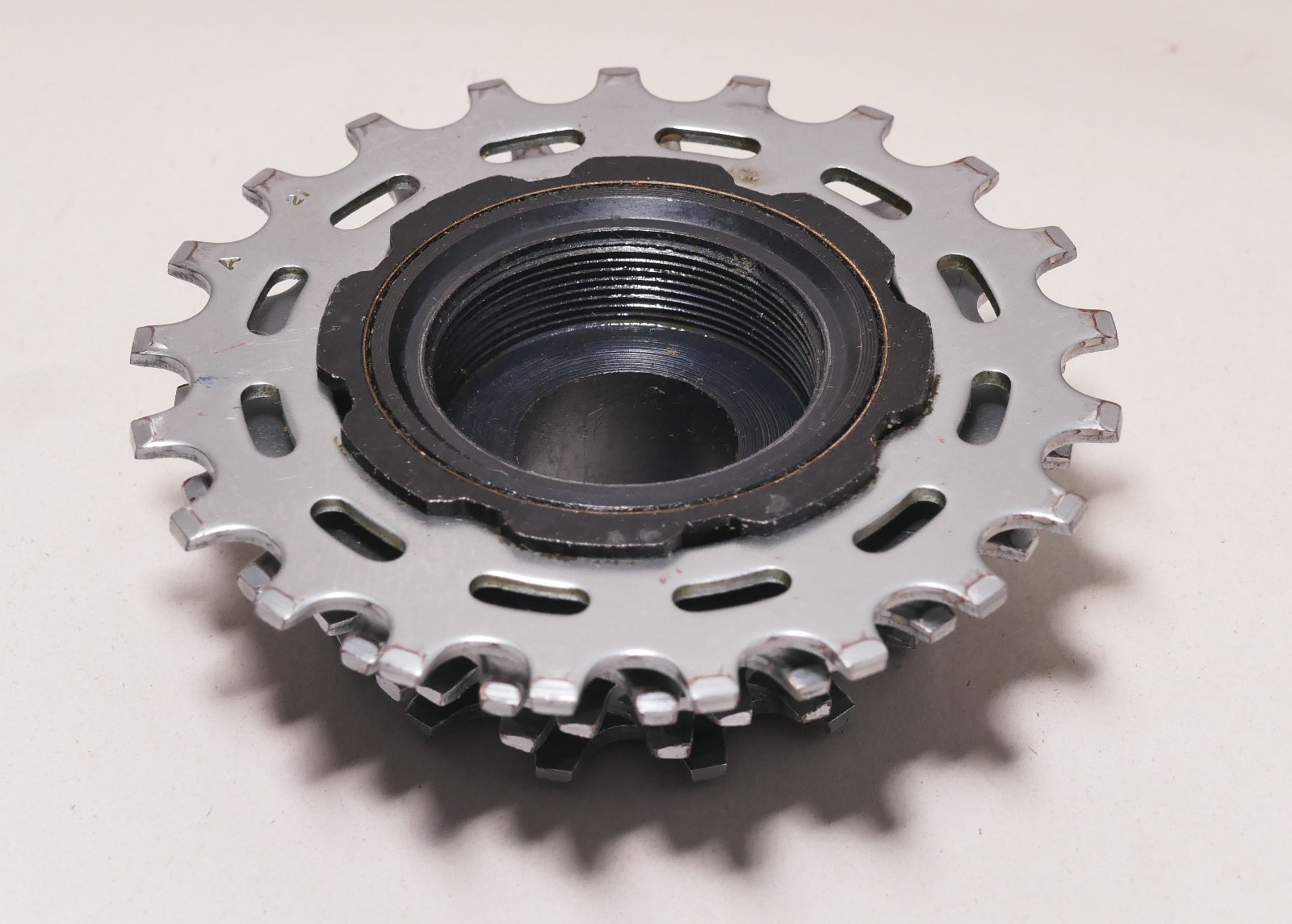 Suntour Winner Pro Ultra 6 Speed Freewheel 13 14 15 16 19 21 Four Prong Threaded
