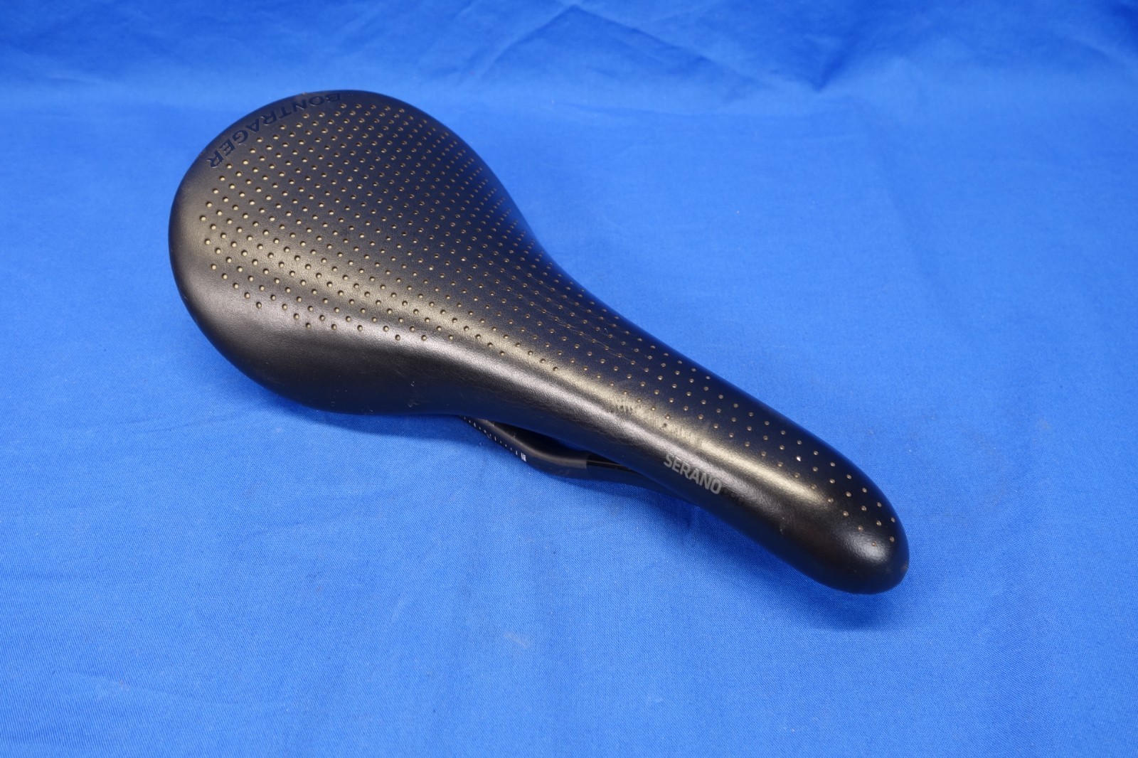 Bontrager Serano PRO 138mm Width Bike Saddle, Bicycle Seat, Carbon 7 x 10 Rails