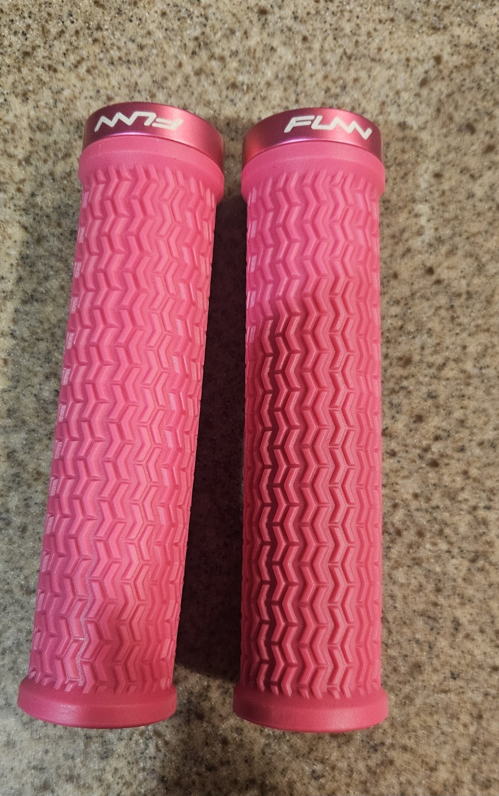 FUNN Mountain Bike Handlebar Grips Pink New in Box