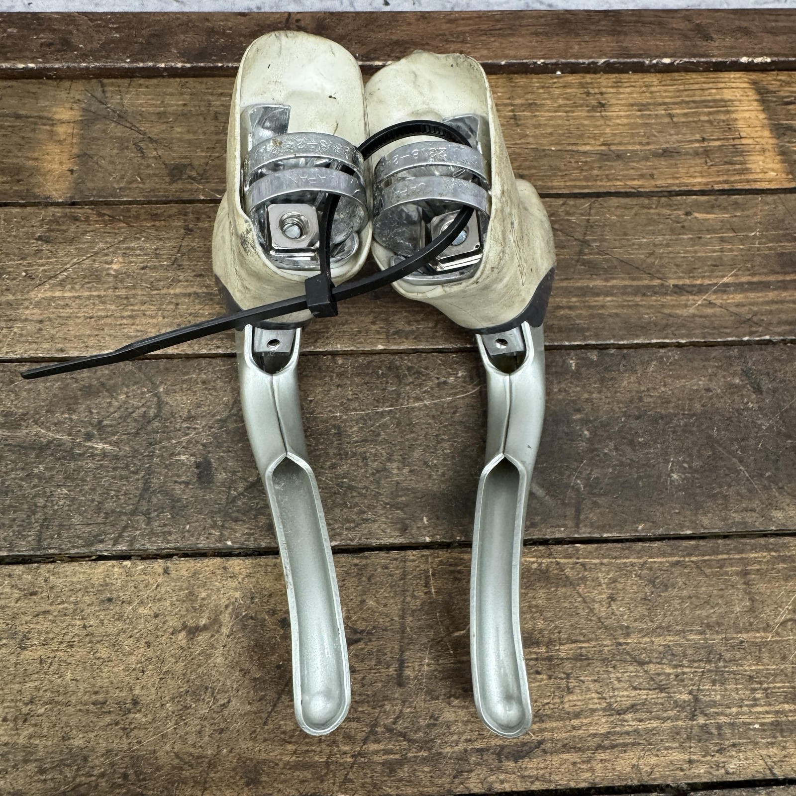 Vintage Shimano 105 BL-1055 Brake Levers Pair White Aero Drop Bar 23.8mm Road