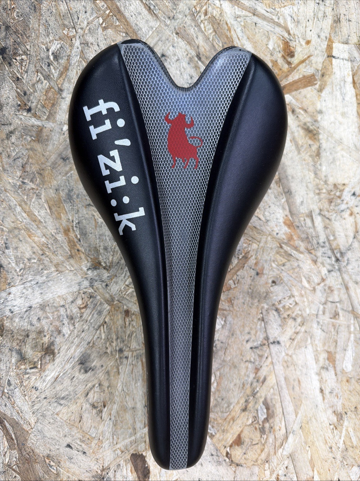 140mm Classic fi’zi:k ALIANTE VSX Black Saddle K:ium Rail Fizik Kium 275g