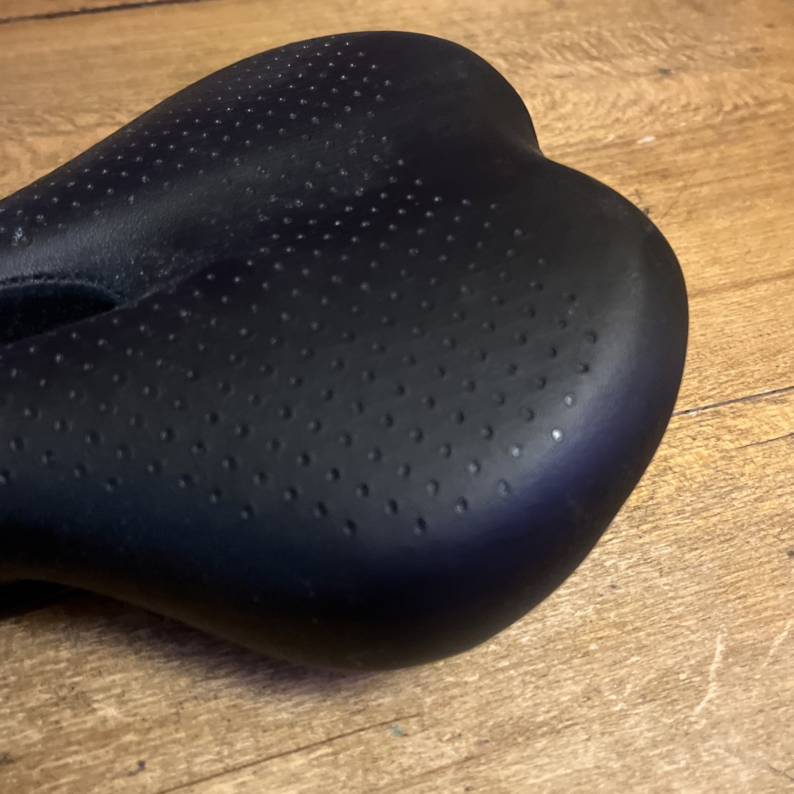 Vintage DDK Saddle With Anatomical Cut Out 273 mm Length 162 mm Wide