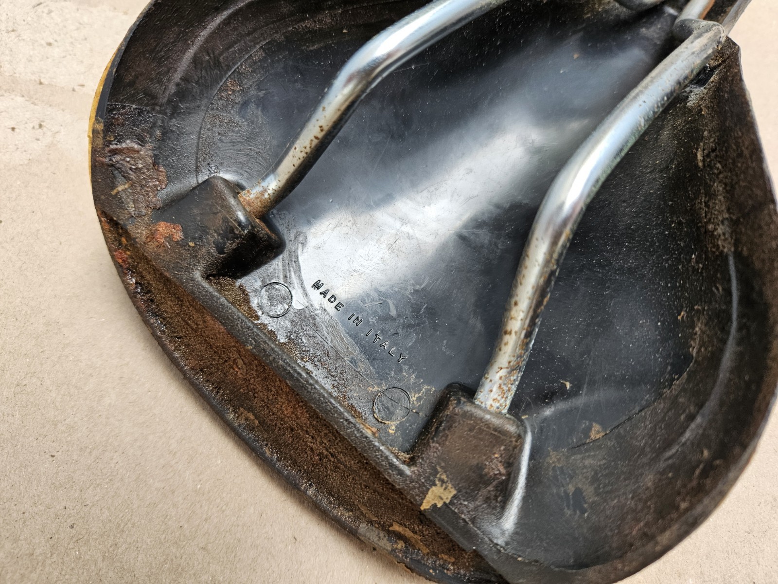 Unknown Vintage 90s Road Bike Saddle Made In Italy