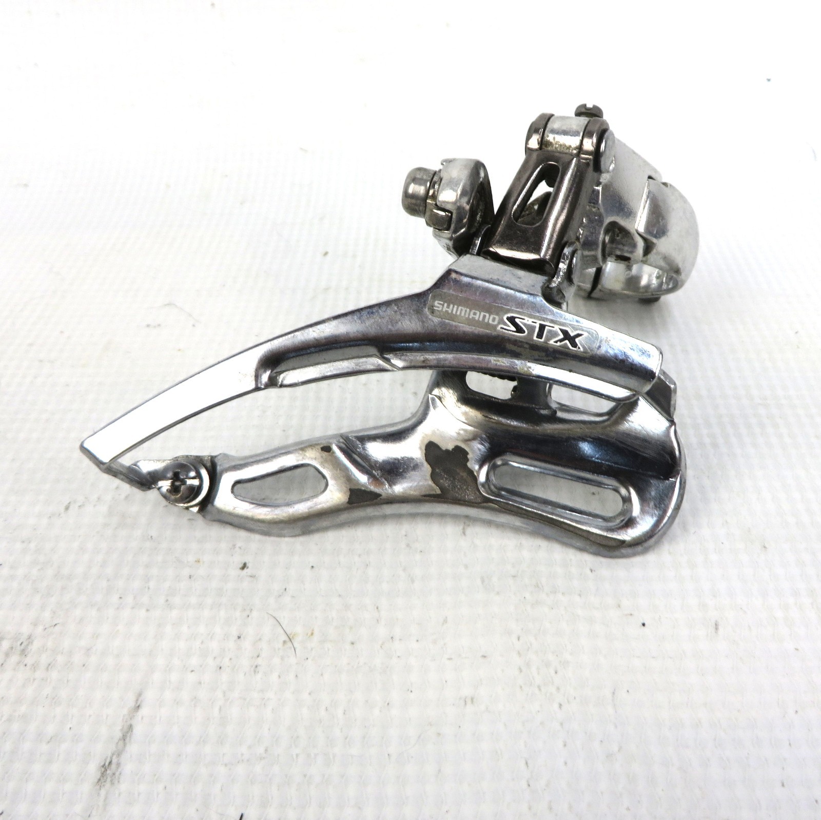 SHIMANO STX FRONT DERAILLEUR Clamp-On 31.8mm 135g 3×7 Bottom Pull FD-MC32