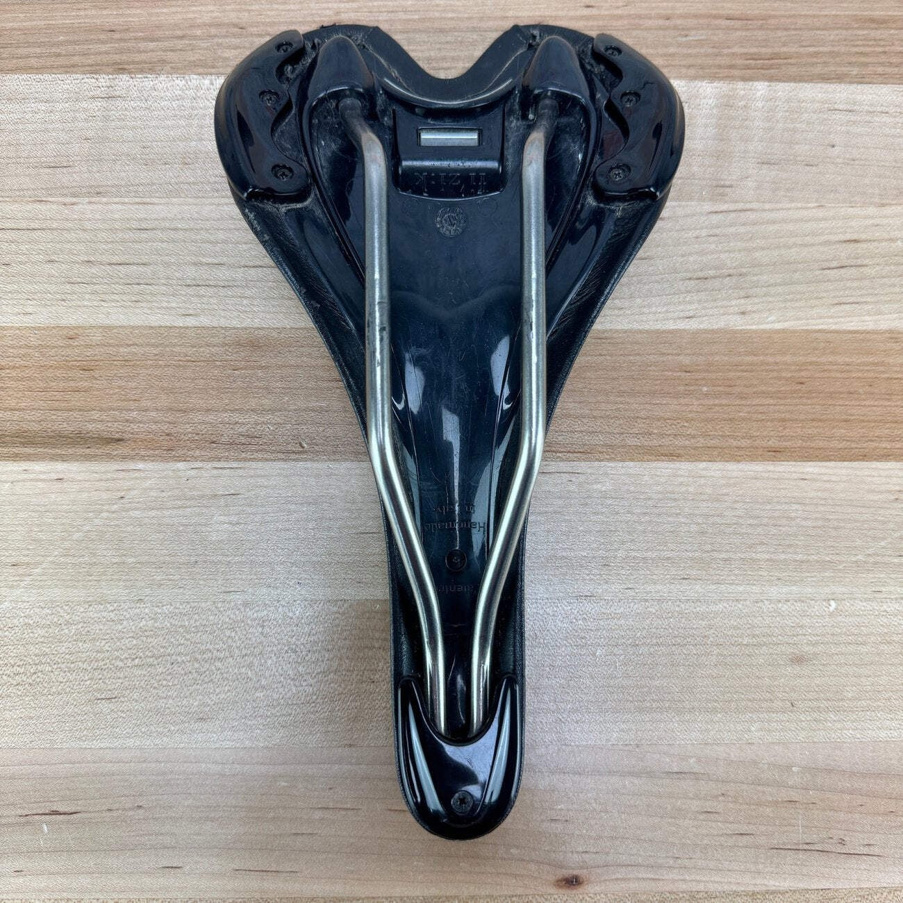 Fizik Aliante Sport 7x7mm Kium Rails 142mm Saddle 271g