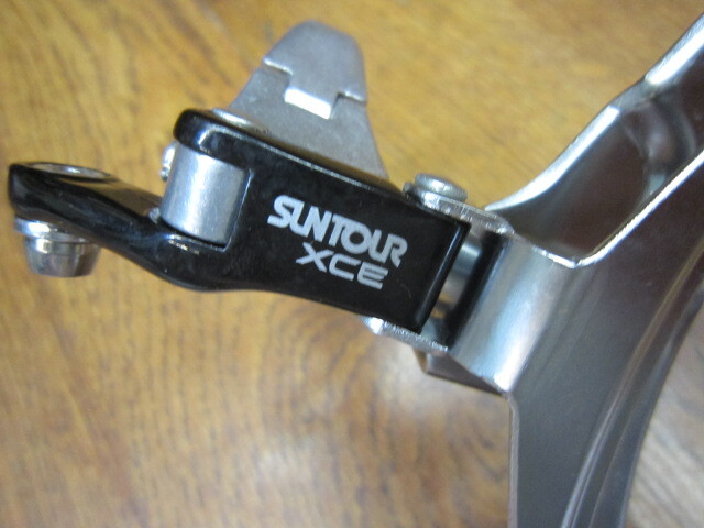 NOS VINTAGE SUNTOUR XCE 28.6 CLAMP-ON BOTTOM PULL FRONT DERAILLEUR