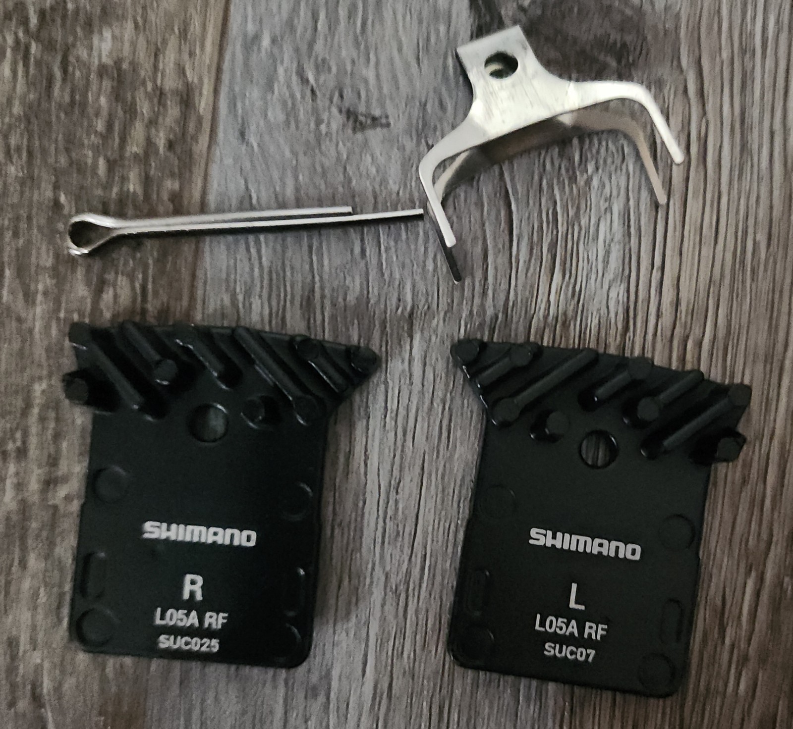 Shimano L05A-RF Disc Brake Pads and Spring Resin Compound Finned Alloy