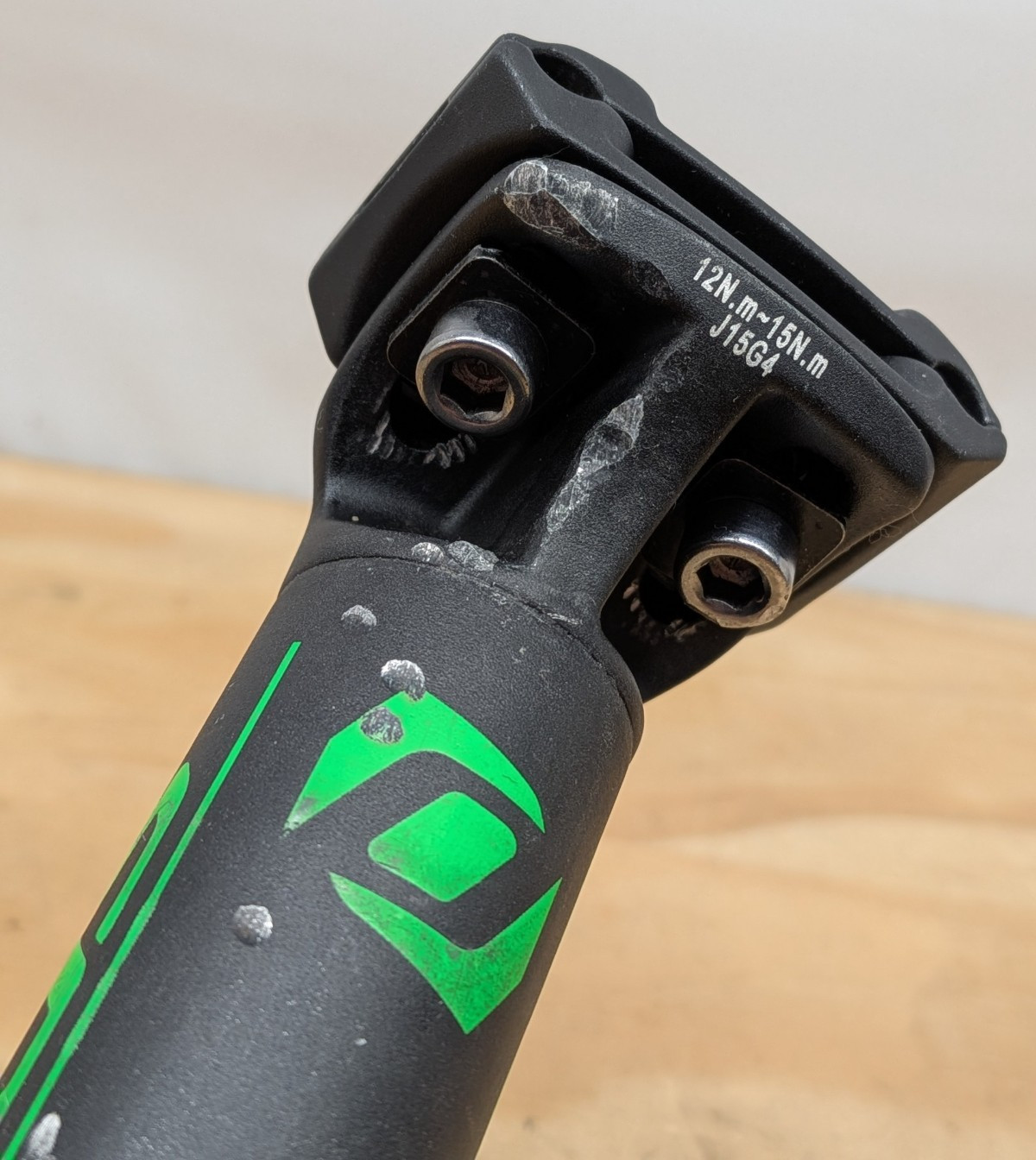 Syncros FL 2.5 31.6 alloy black/green seatpost