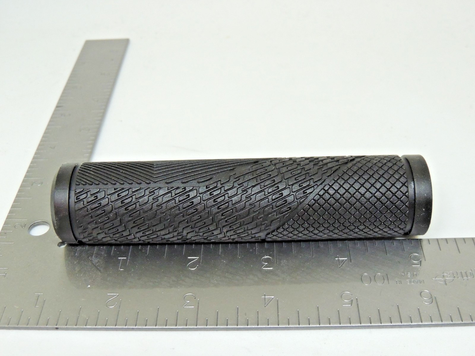 GT Bicycle OEM Comfort Handlebar Grips MTB Cruiser Hybrids 130mm Black
