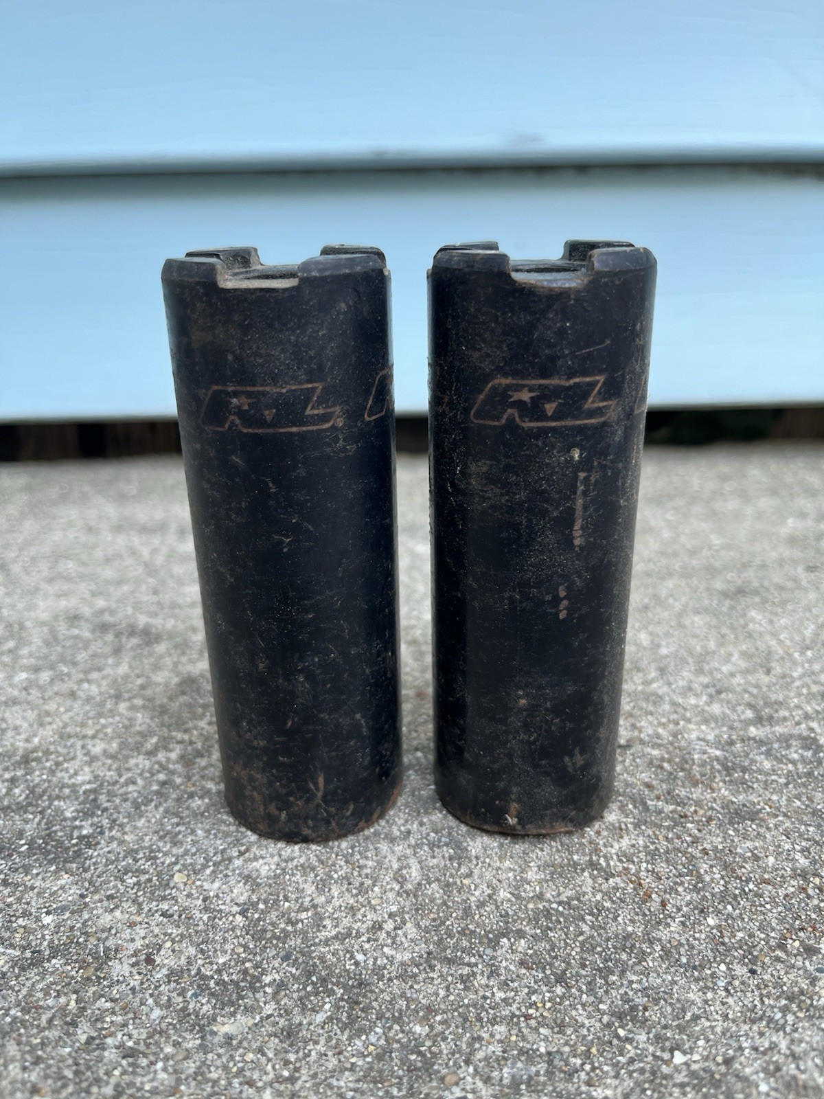 Vintage Mid School Red Line BMX Freestyle Unthreaded Pegs 2 Black